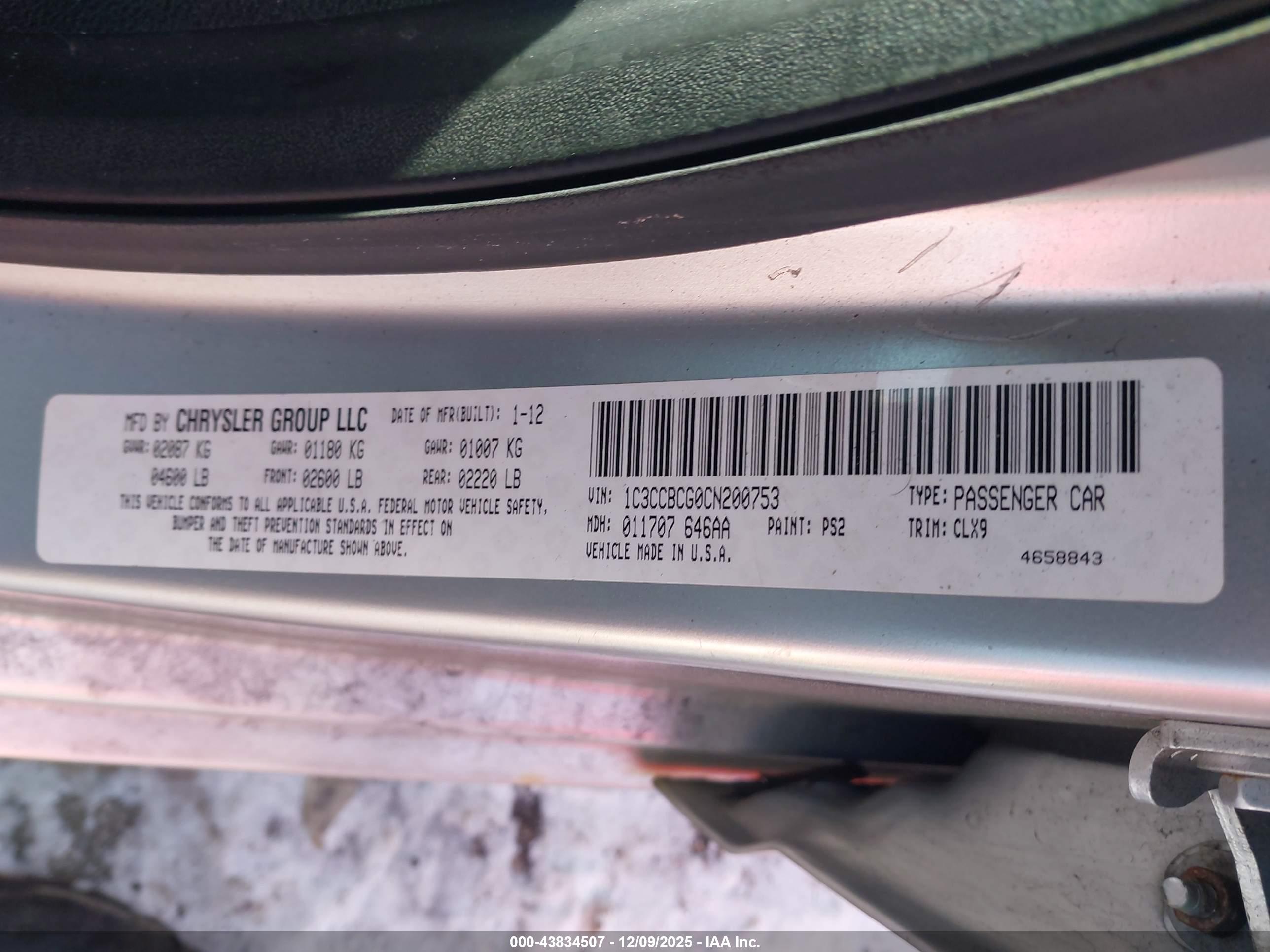 CHRYSLER 200 image 9