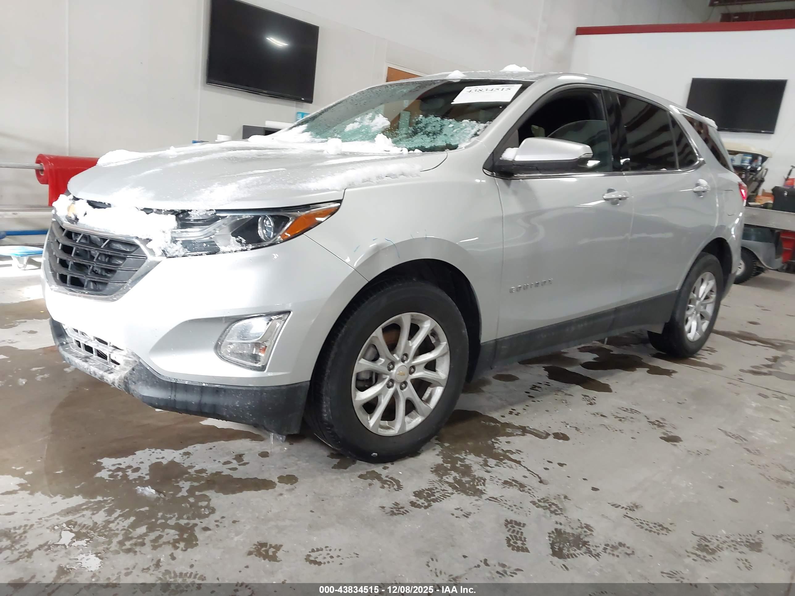 CHEVROLET EQUINOX image 2