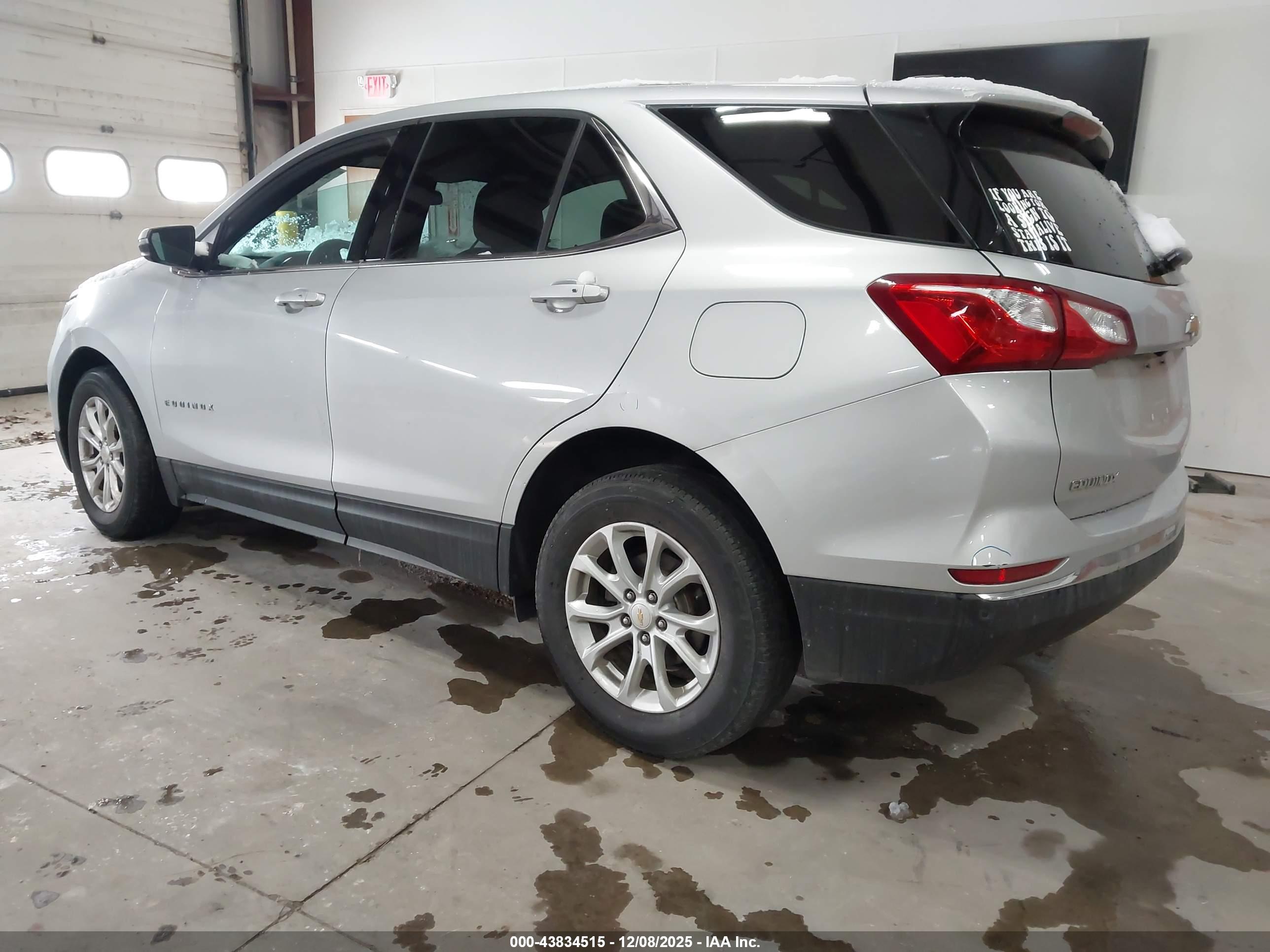 CHEVROLET EQUINOX image 3