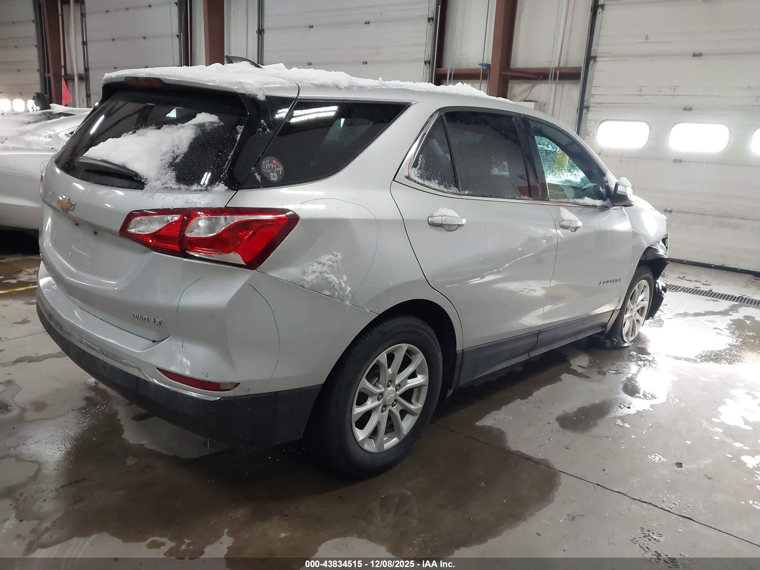 CHEVROLET EQUINOX image 4