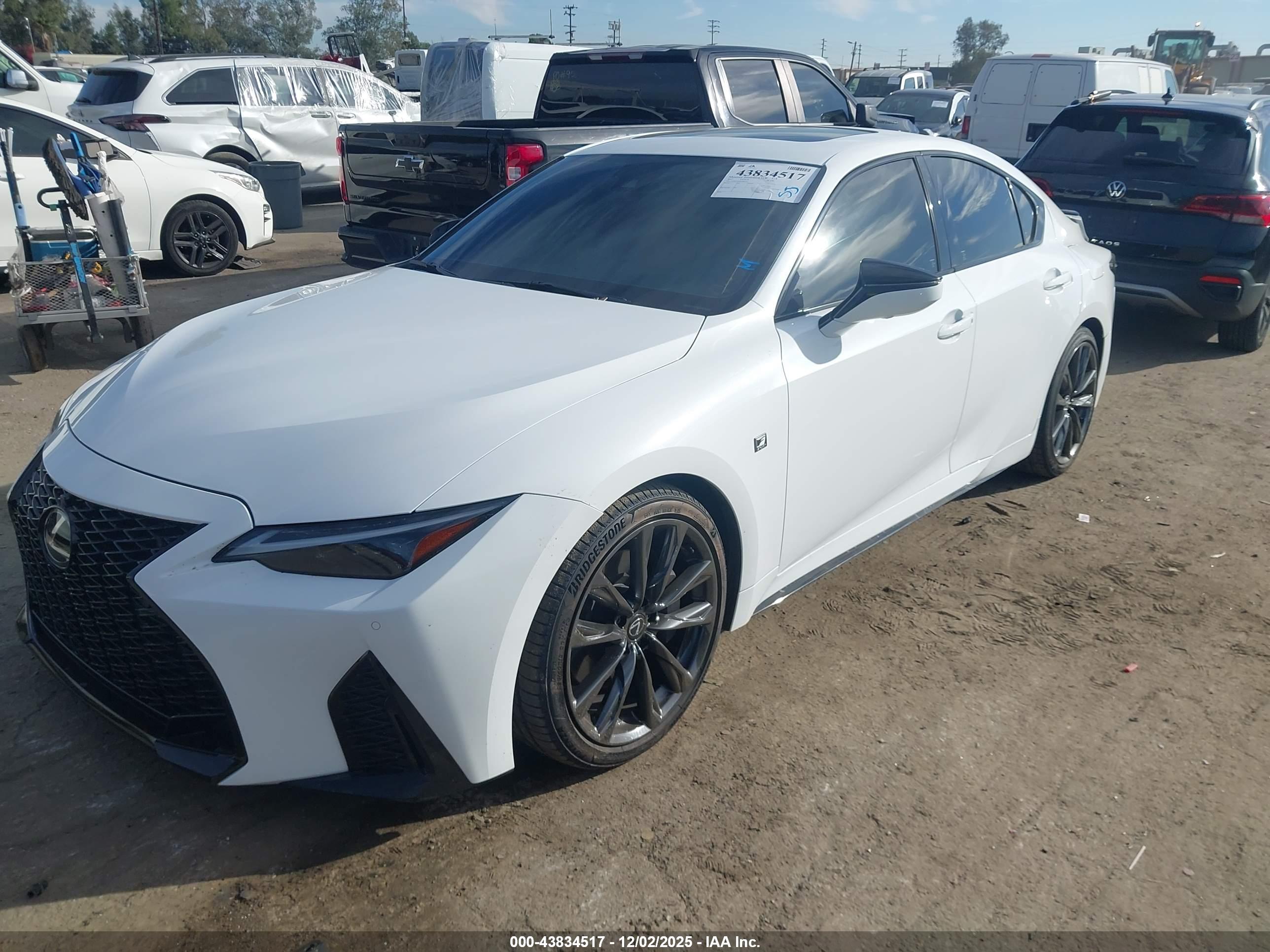 LEXUS IS image 2