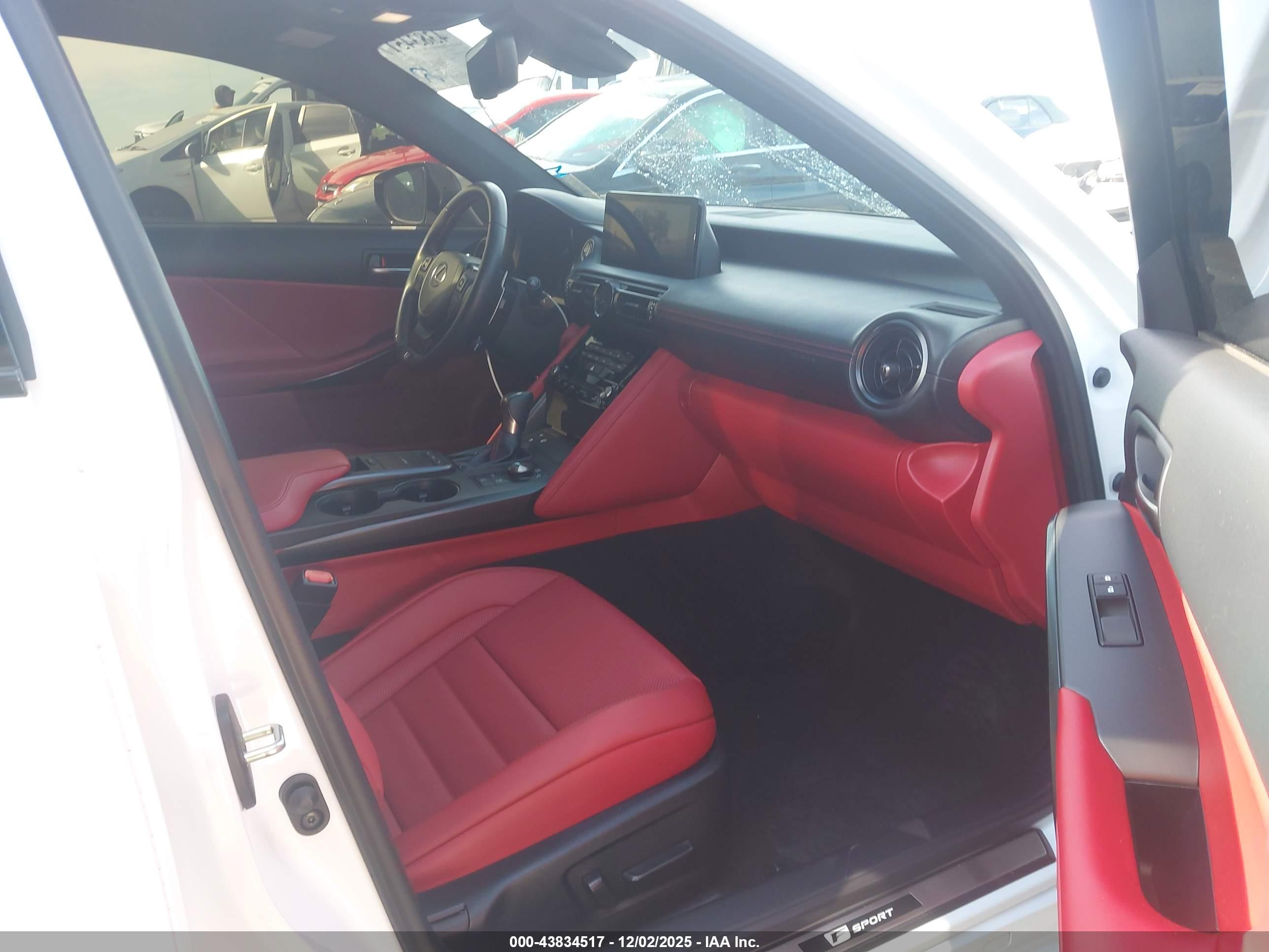 LEXUS IS image 5