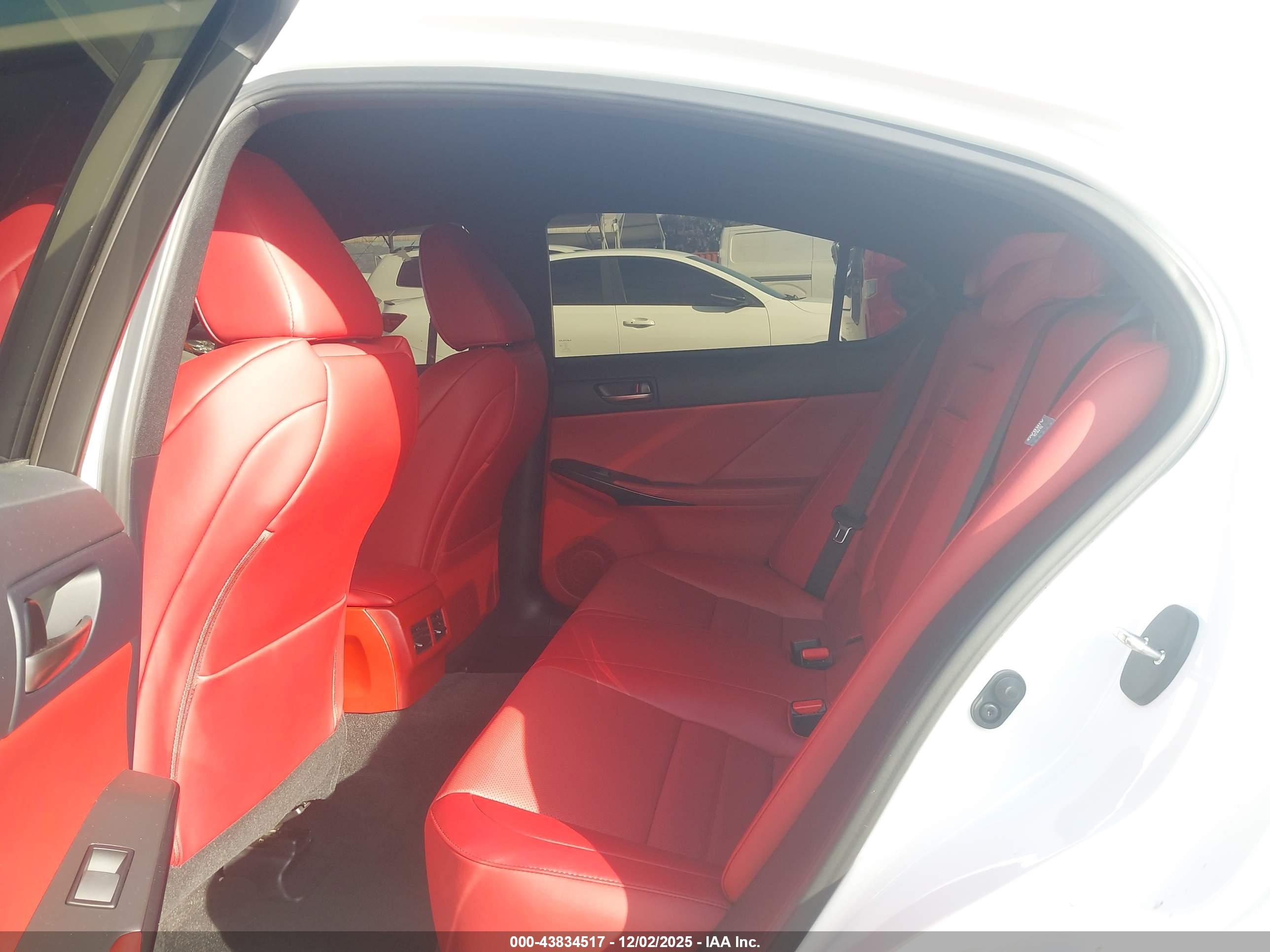 LEXUS IS image 8