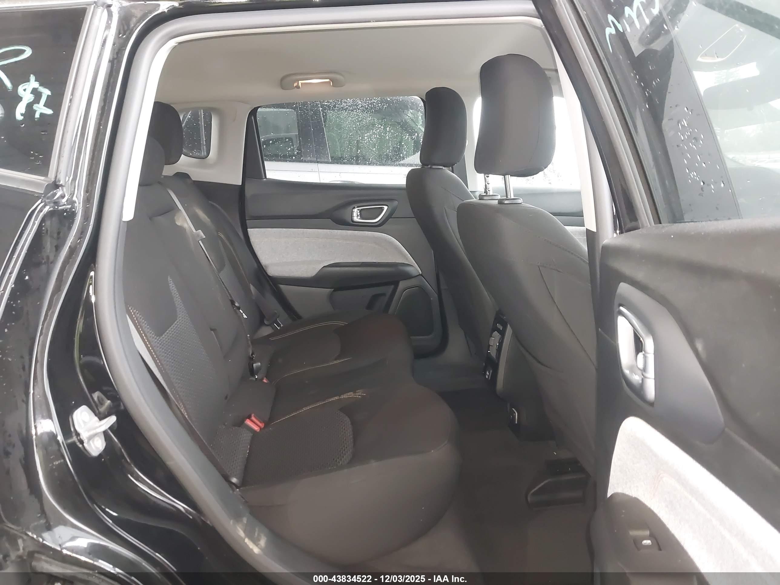 JEEP COMPASS image 8