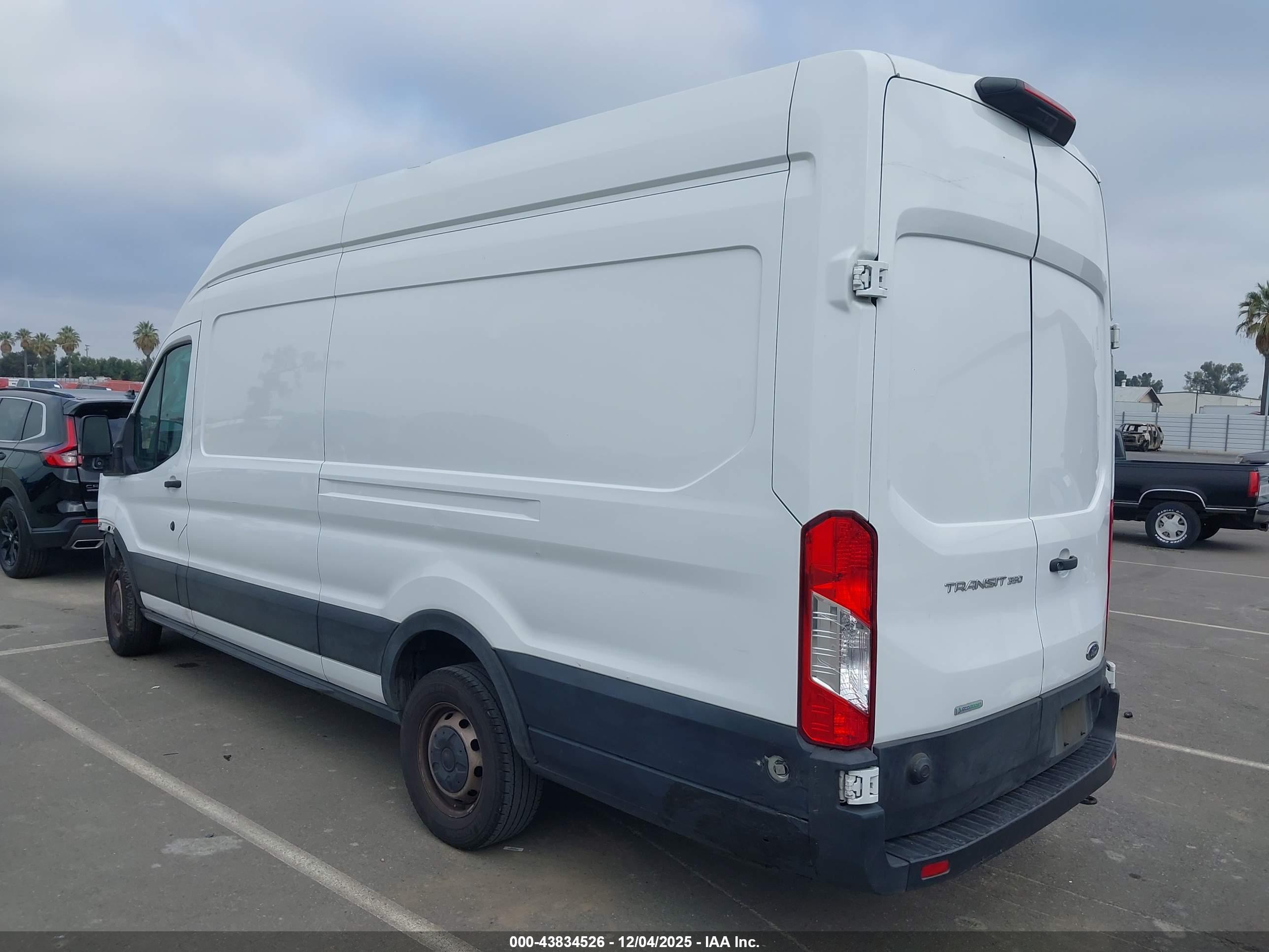 FORD TRANSIT-350 image 3