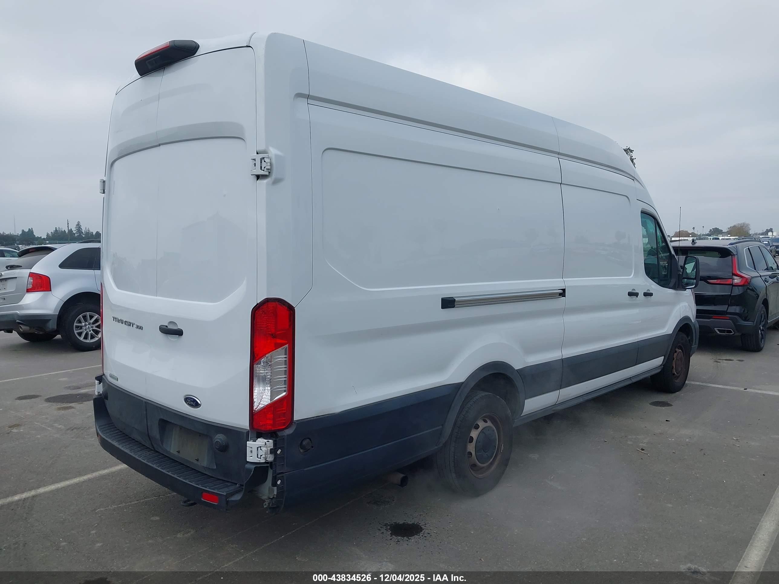 FORD TRANSIT-350 image 4