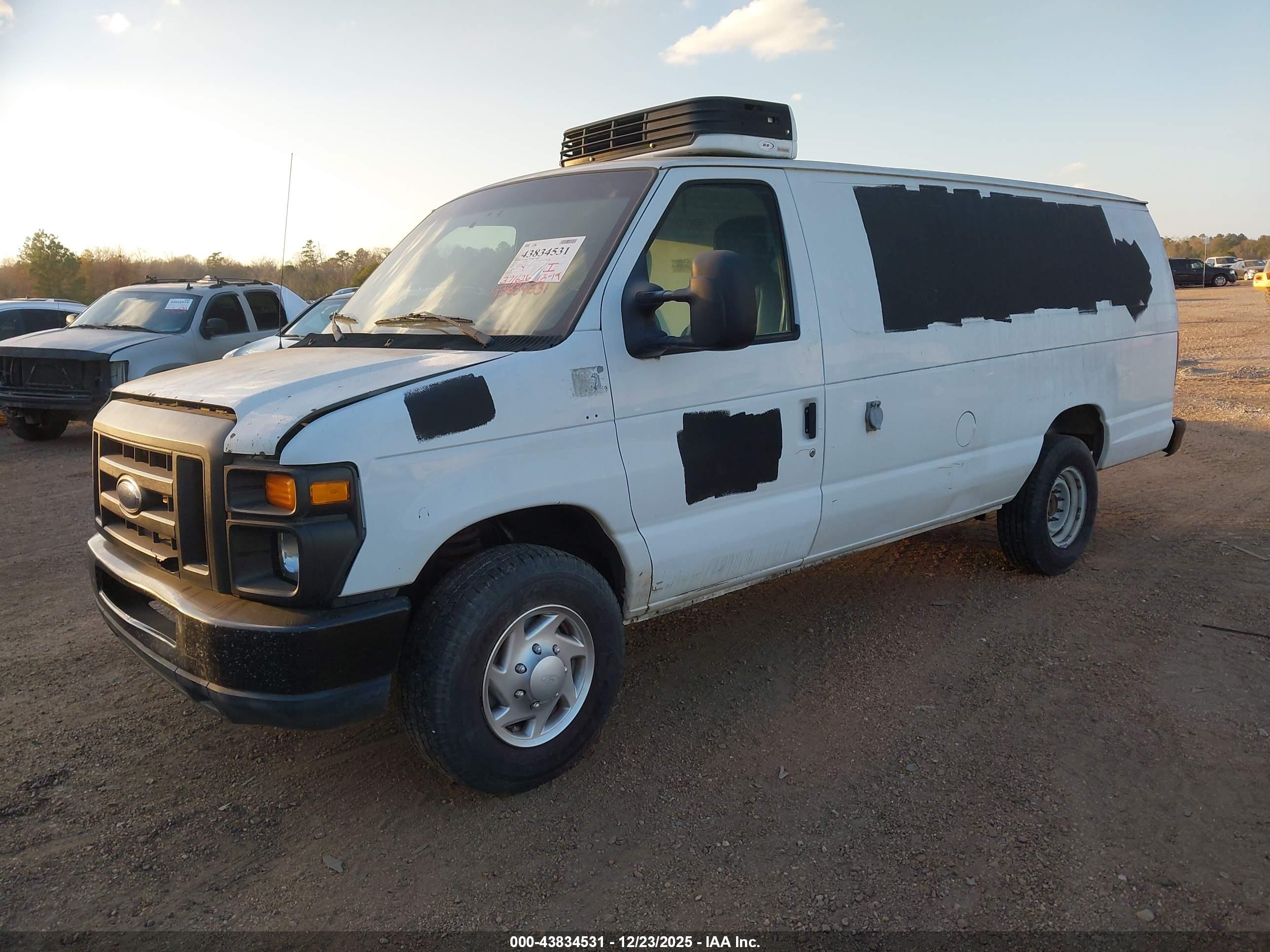 FORD E-350 image 2