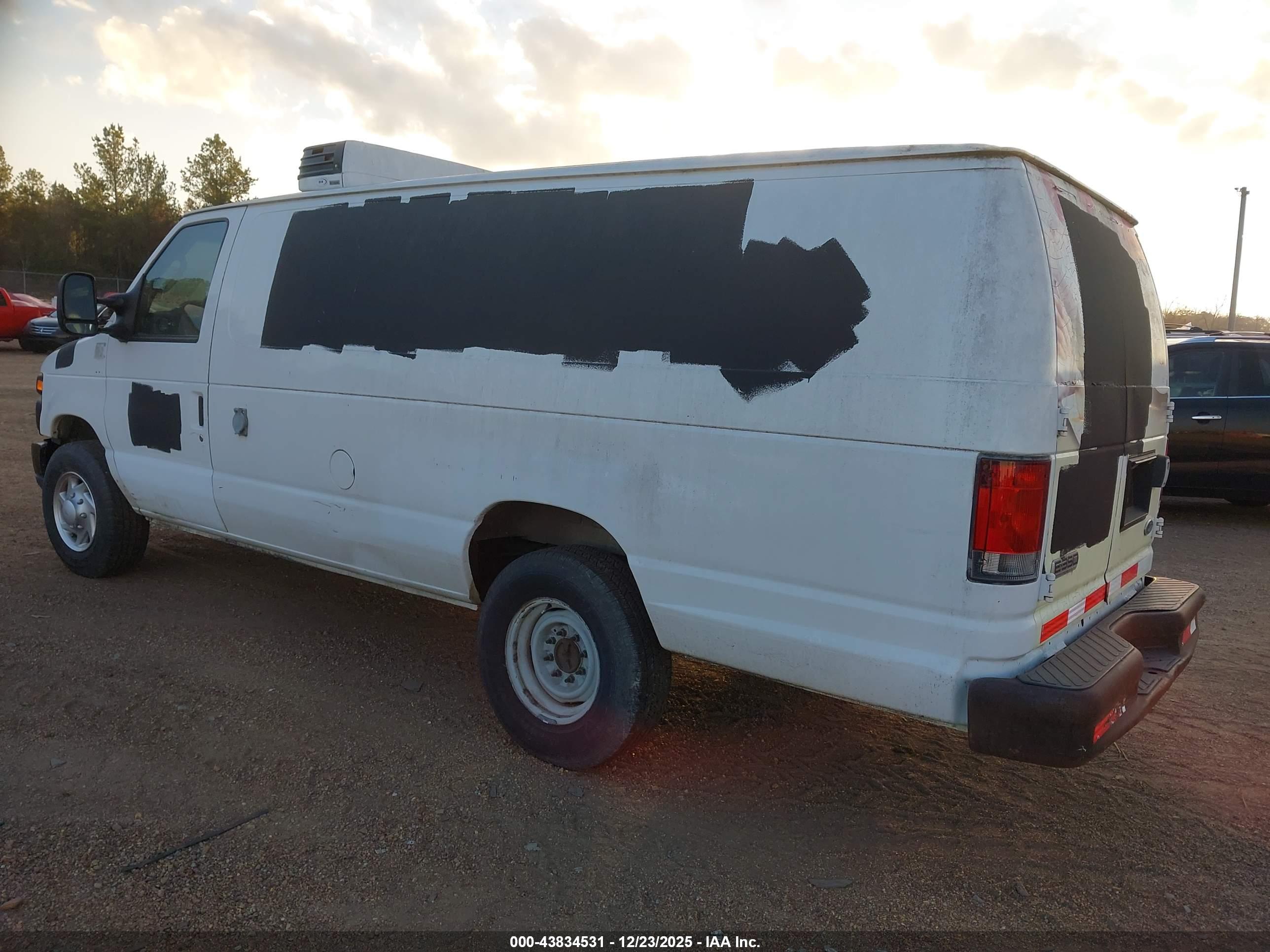 FORD E-350 image 3