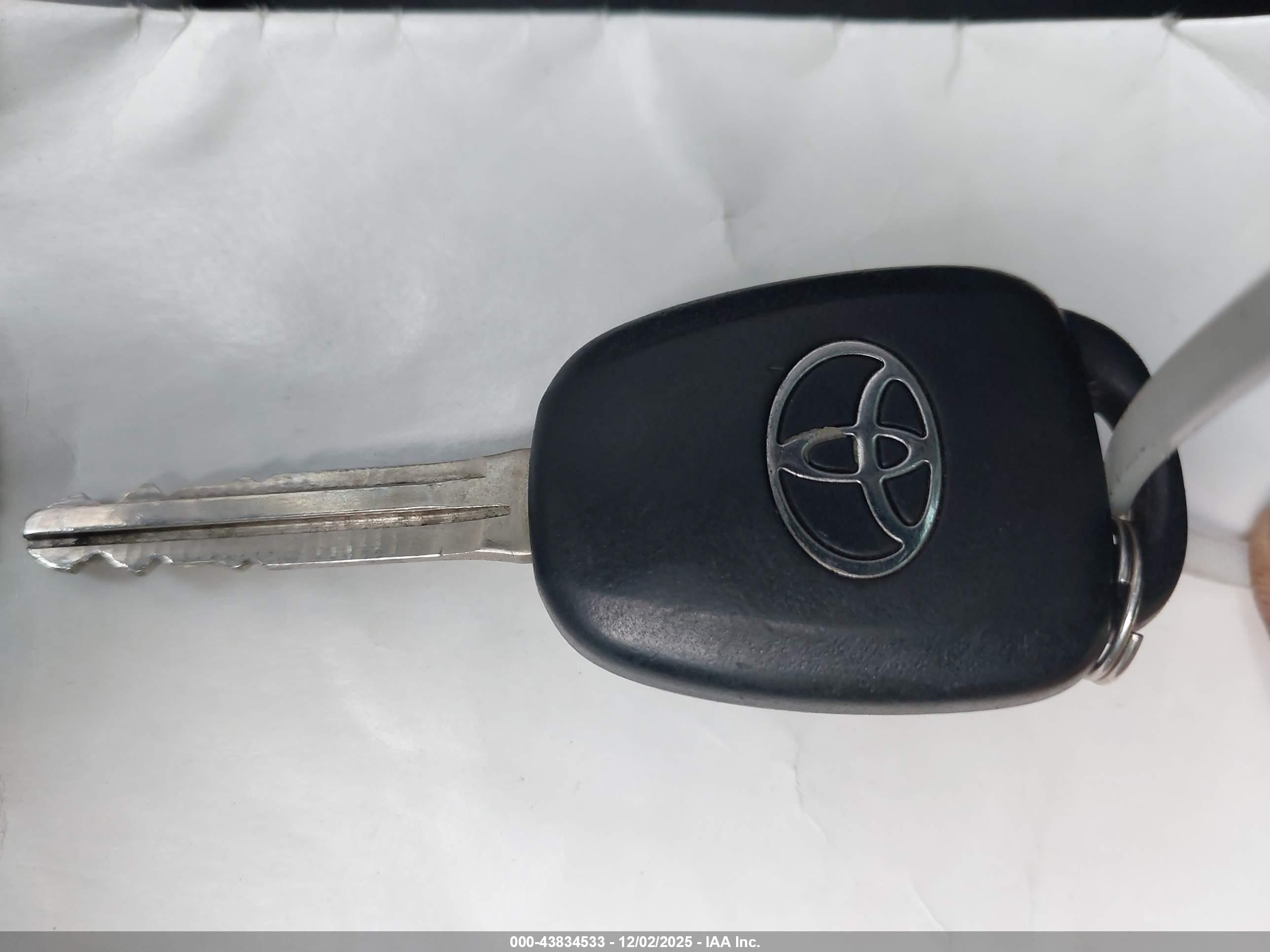 TOYOTA TACOMA image 11