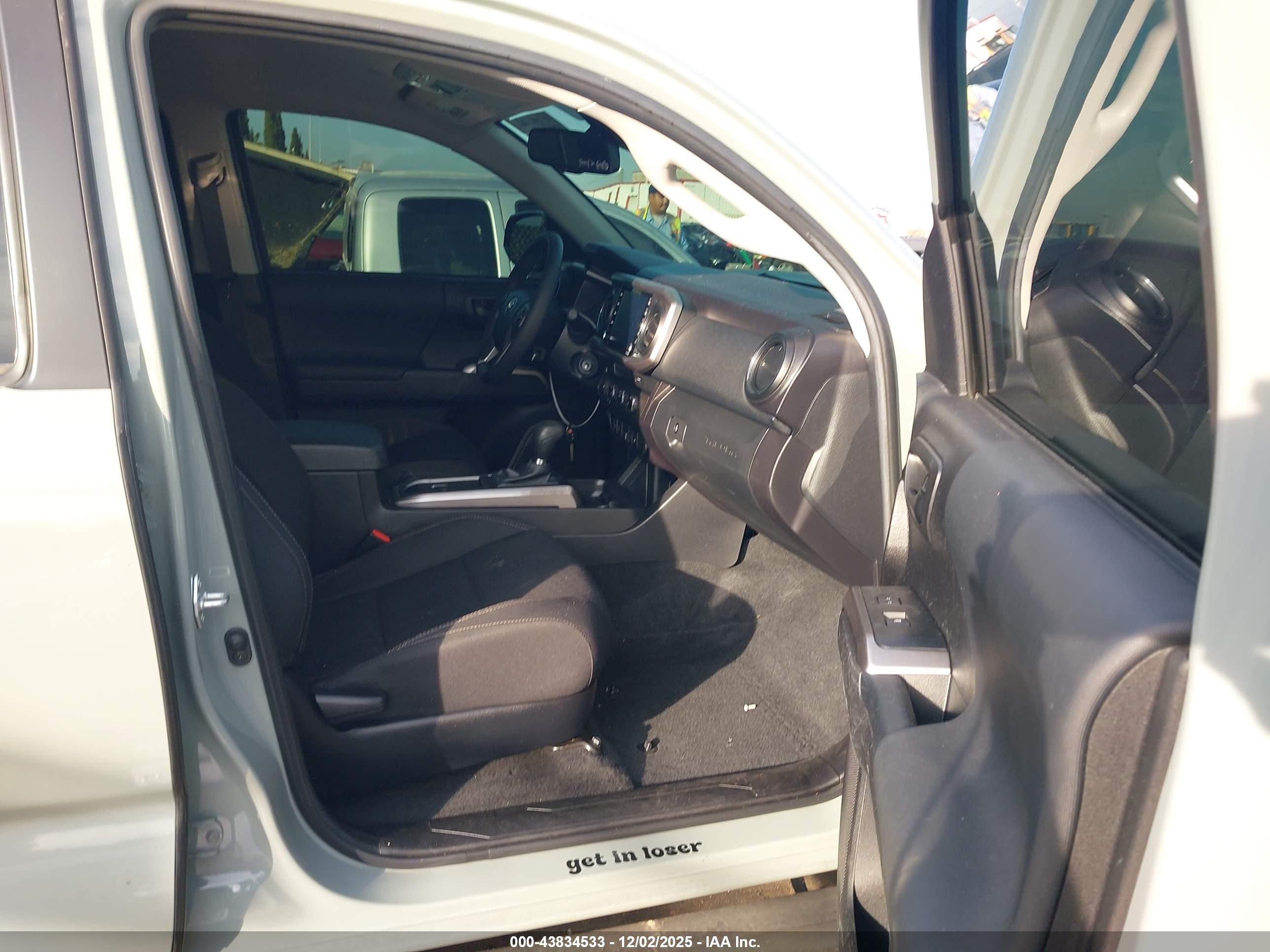 TOYOTA TACOMA image 5