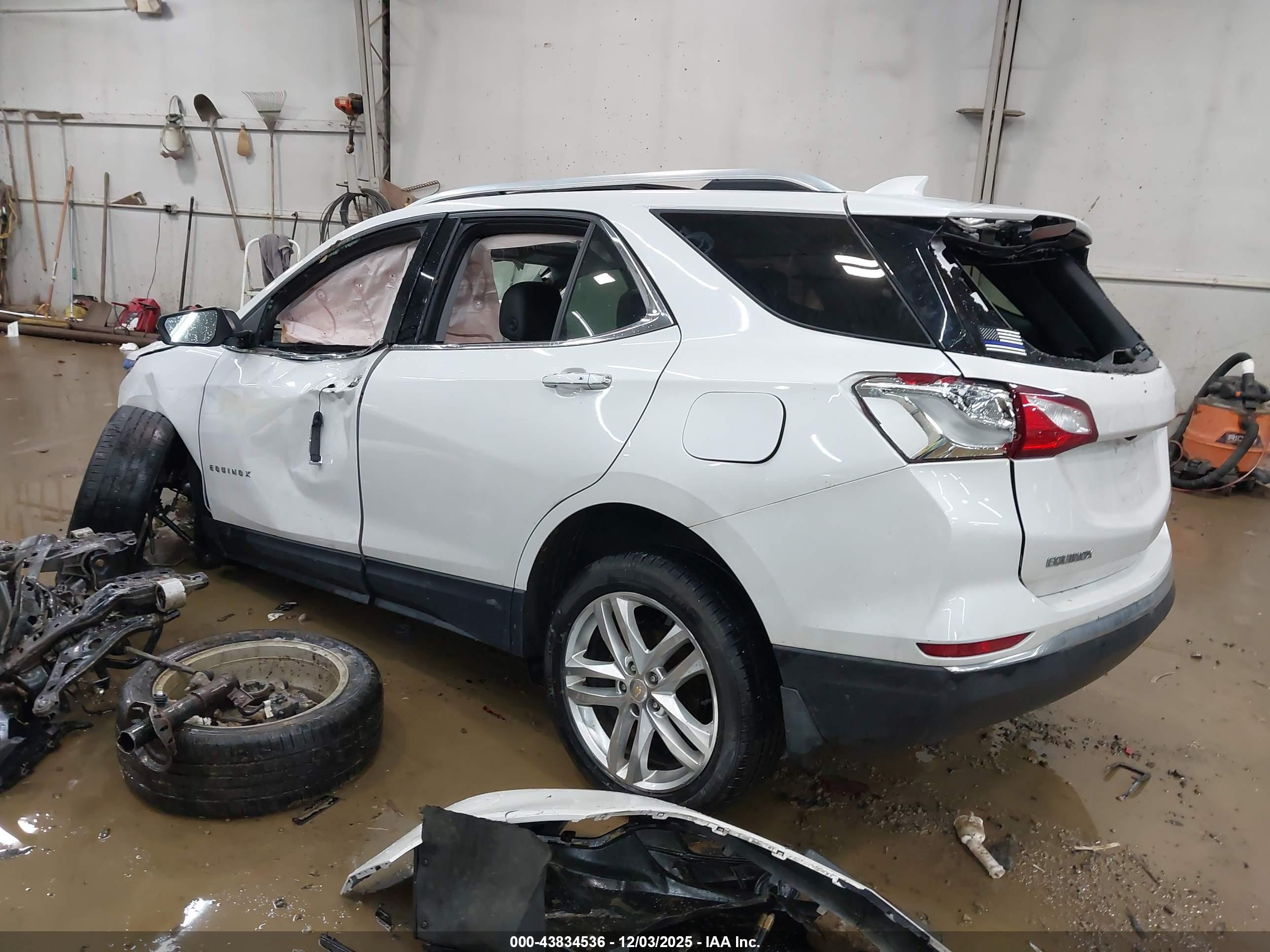 CHEVROLET EQUINOX image 3