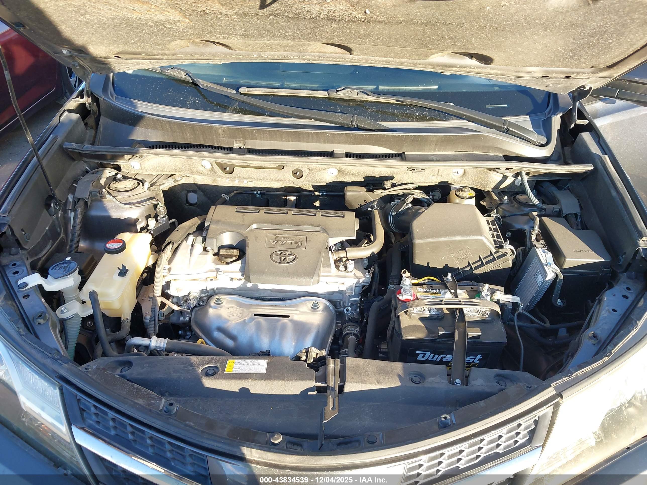 TOYOTA RAV4 image 10