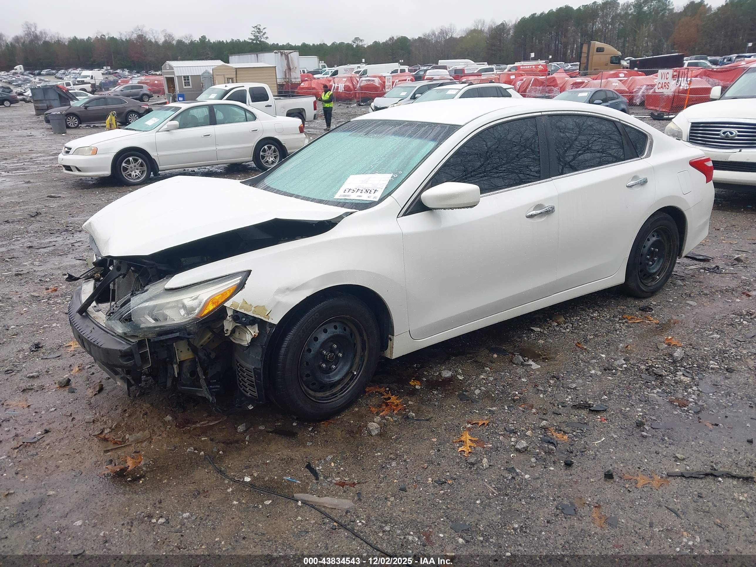NISSAN ALTIMA image 2