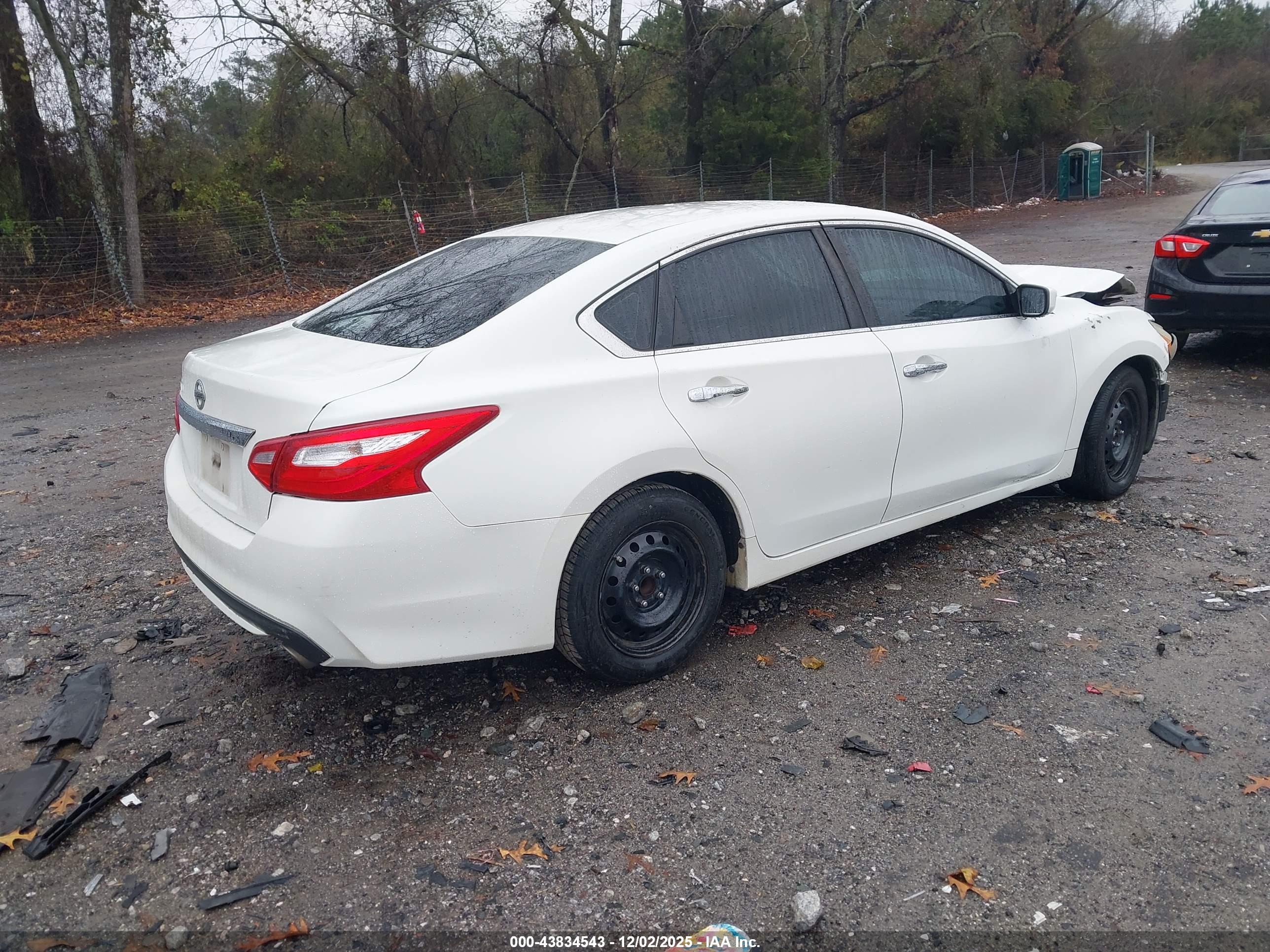 NISSAN ALTIMA image 4