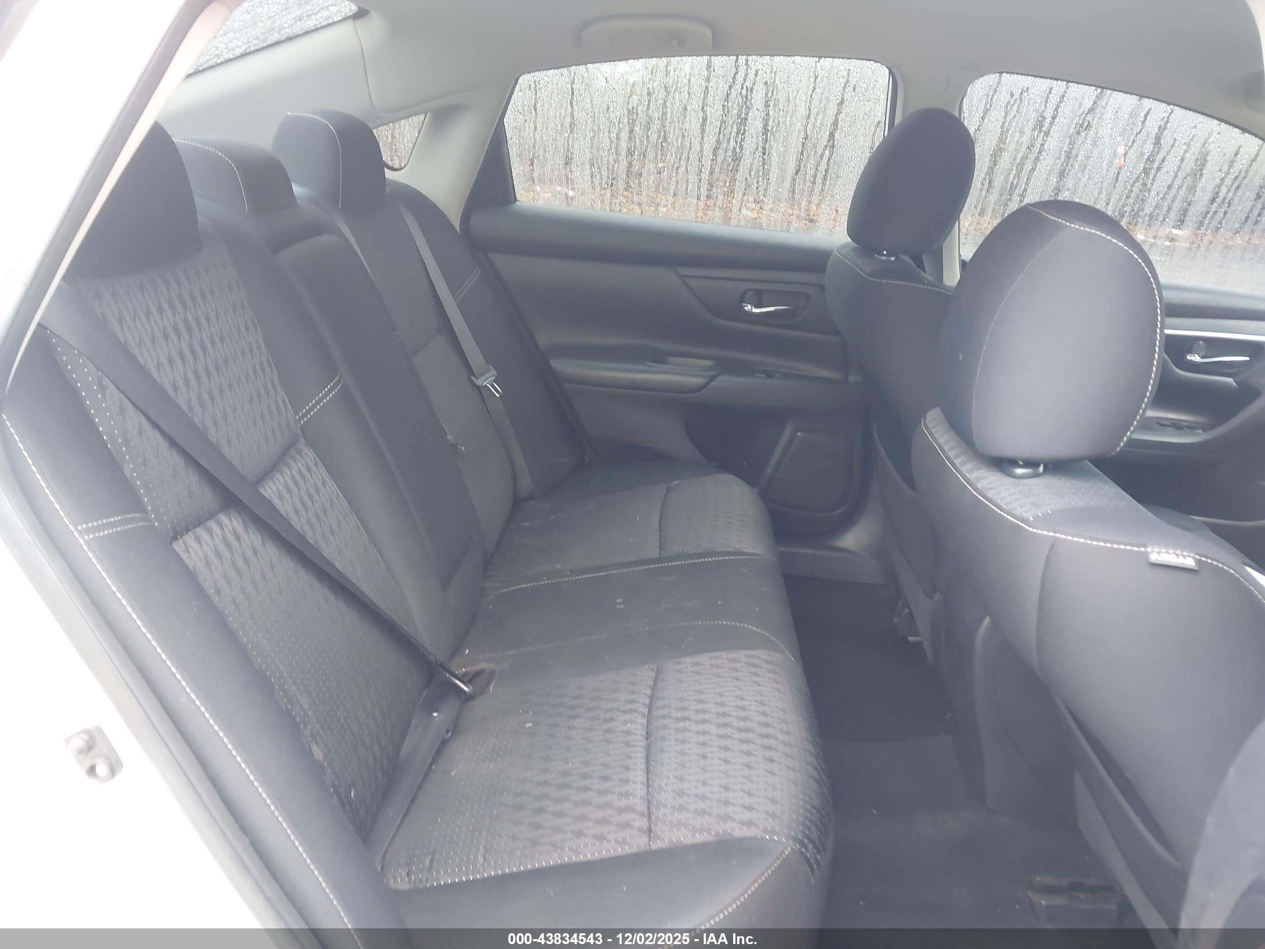 NISSAN ALTIMA image 8