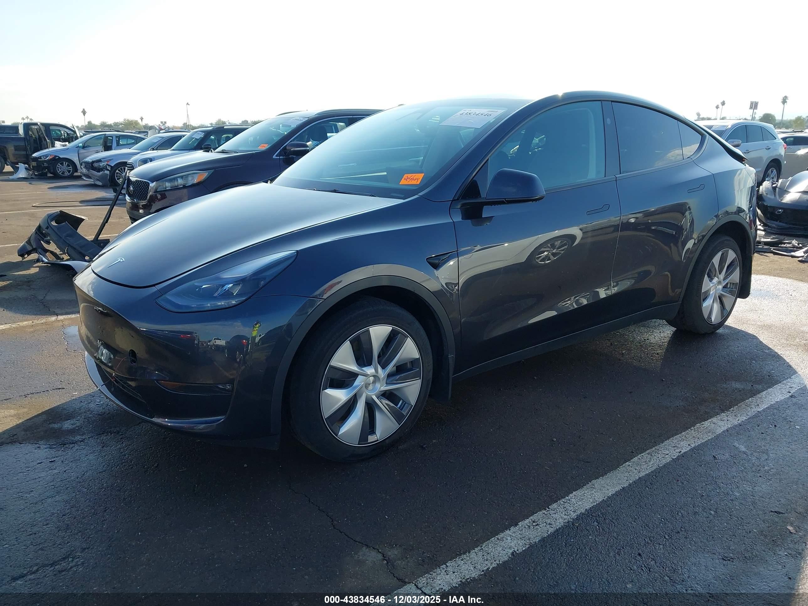 TESLA MODEL image 2