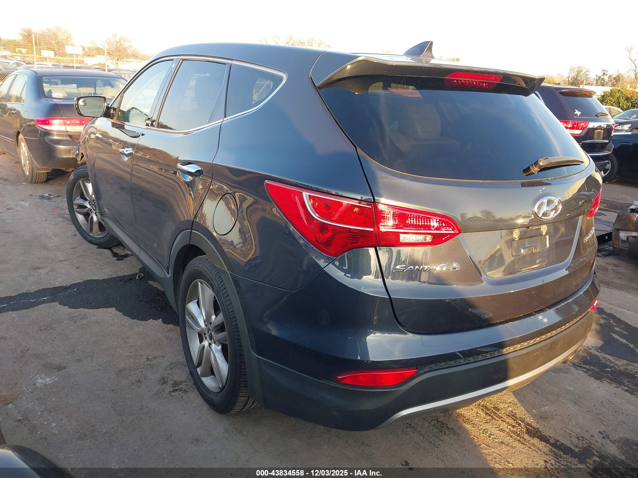 HYUNDAI SANTA image 3