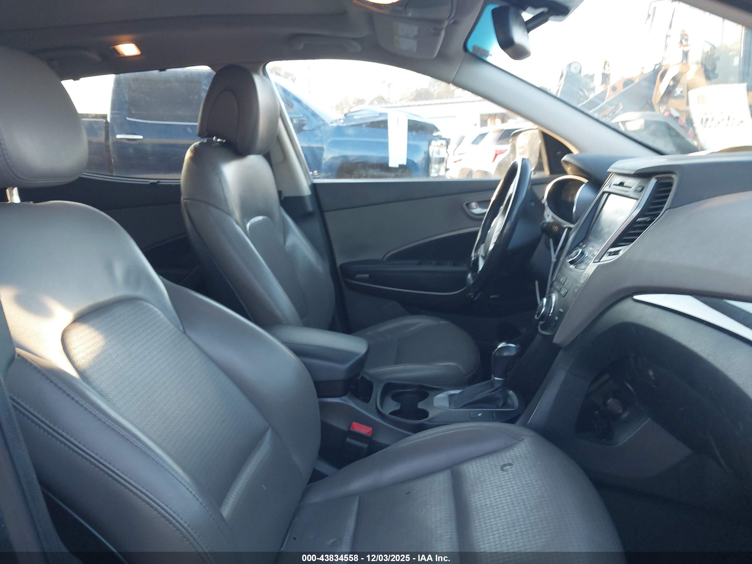 HYUNDAI SANTA image 5