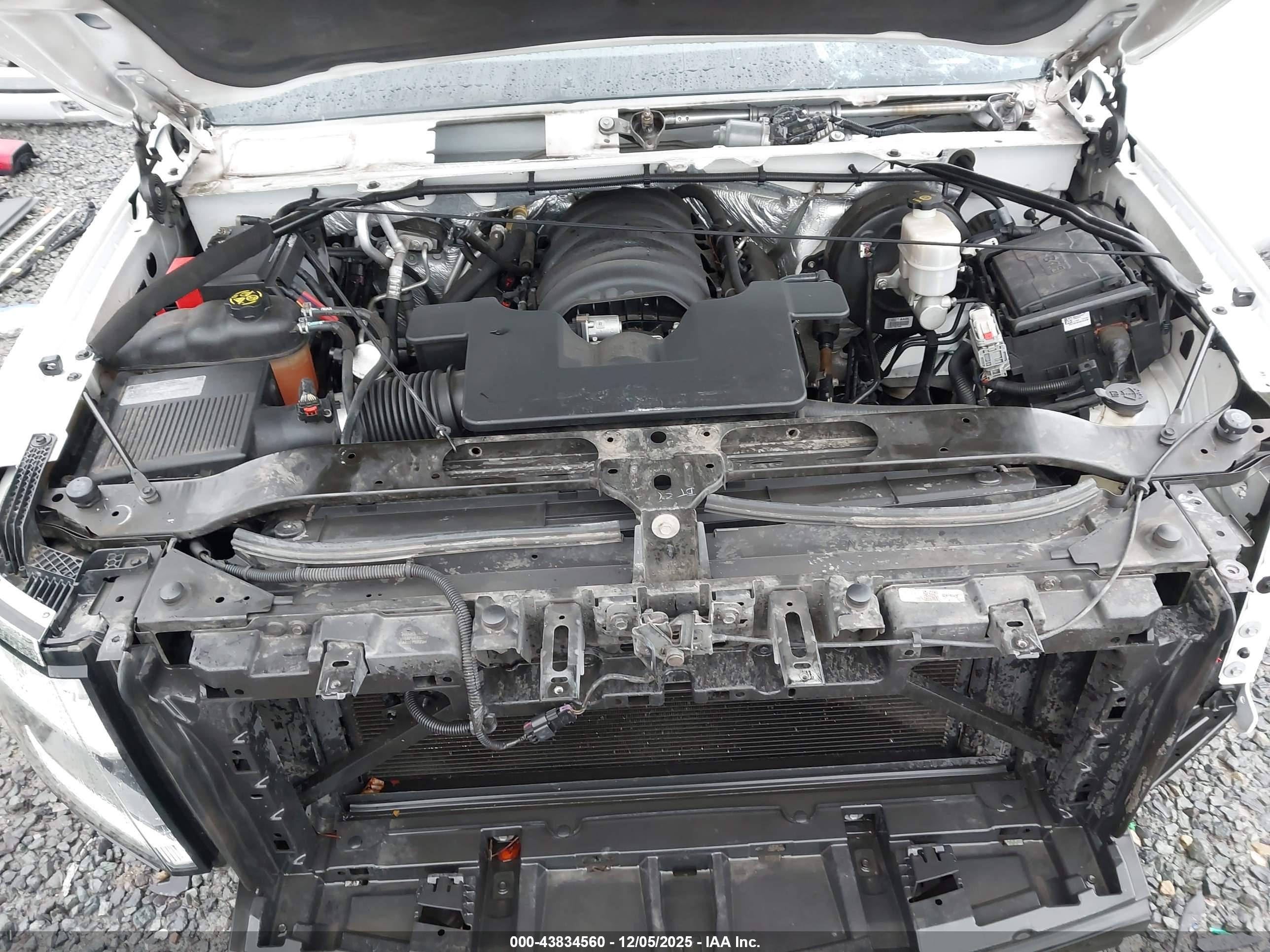 CHEVROLET TAHOE image 10