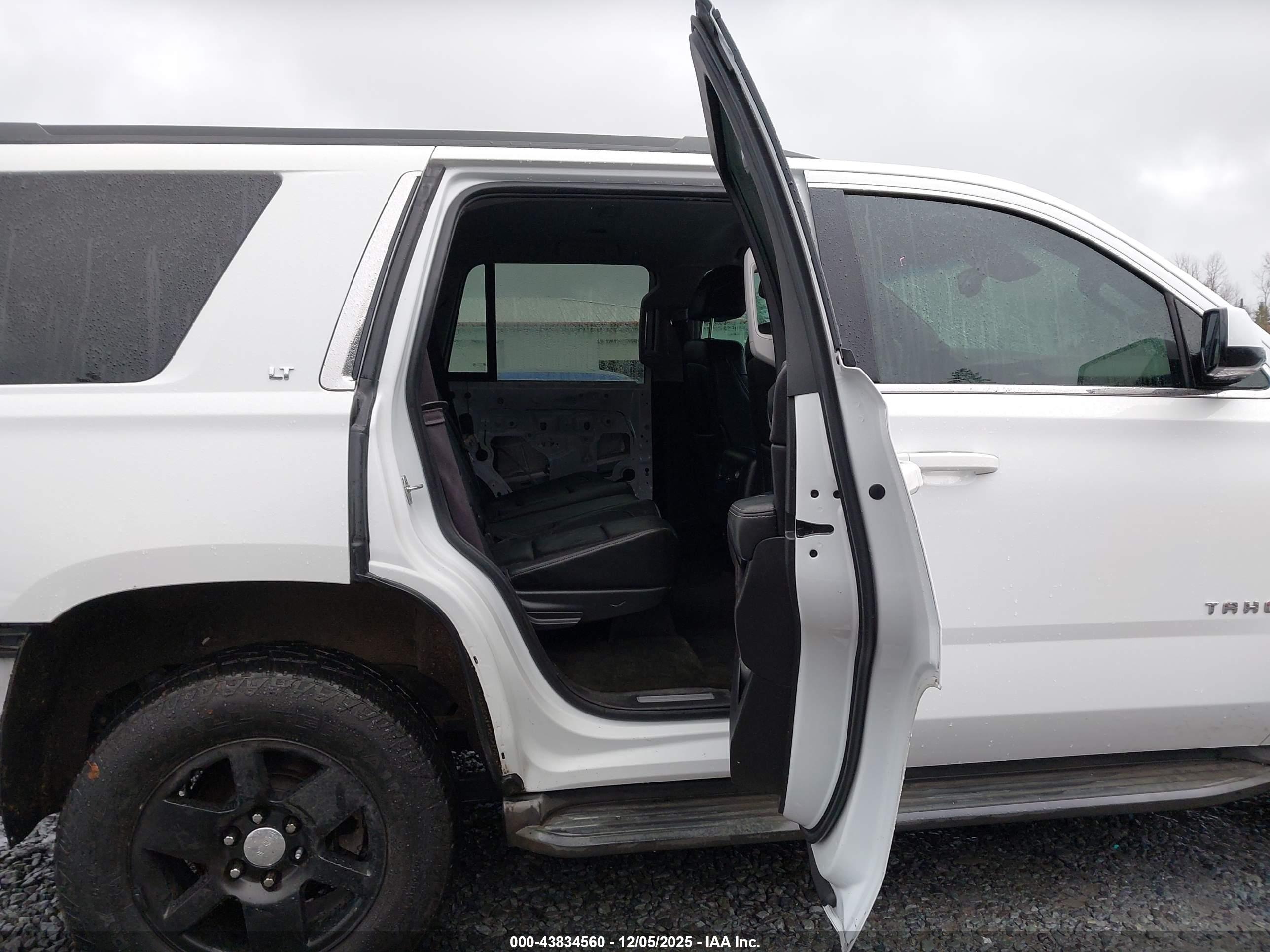 CHEVROLET TAHOE image 8