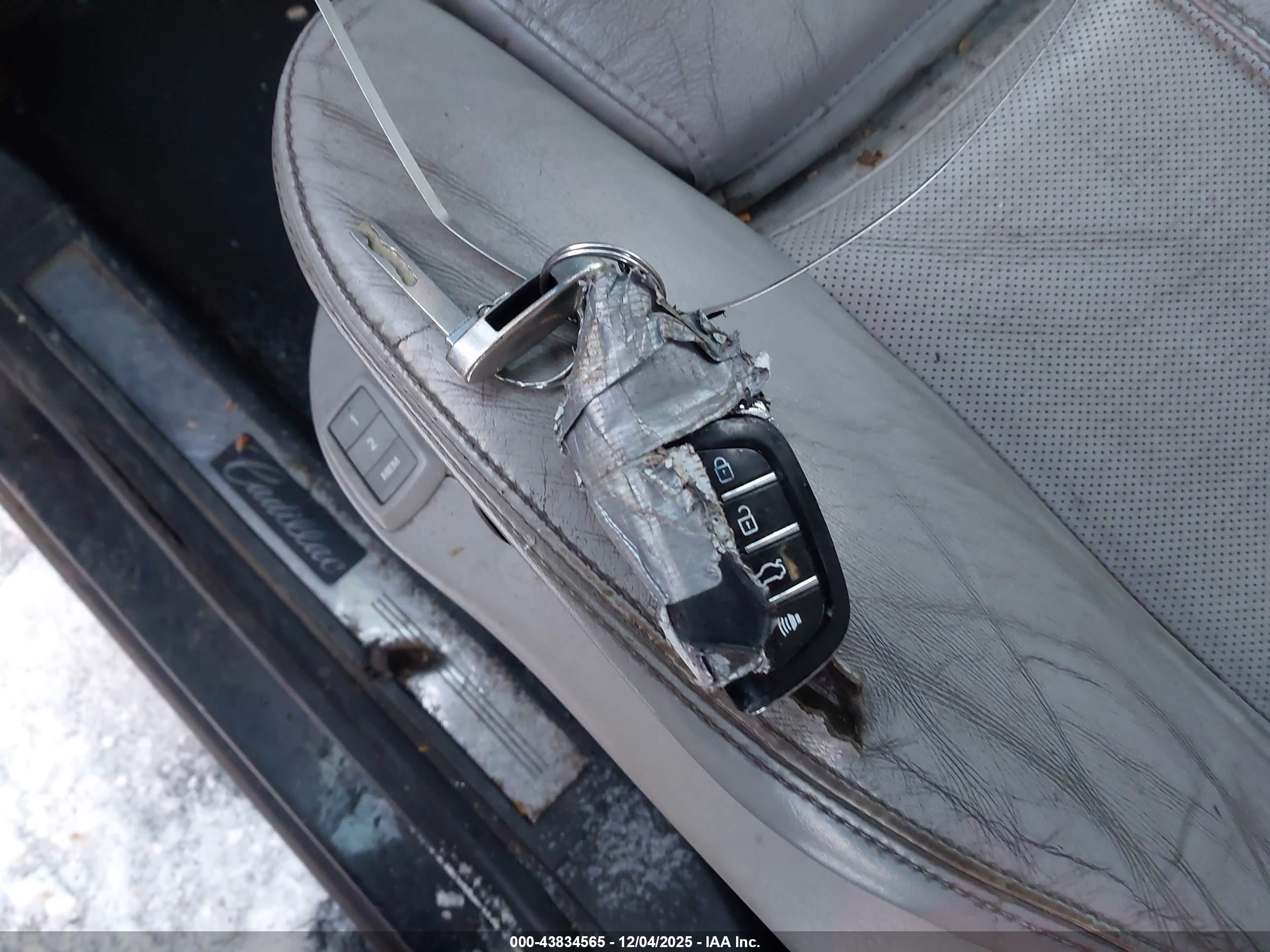 CADILLAC SRX image 11