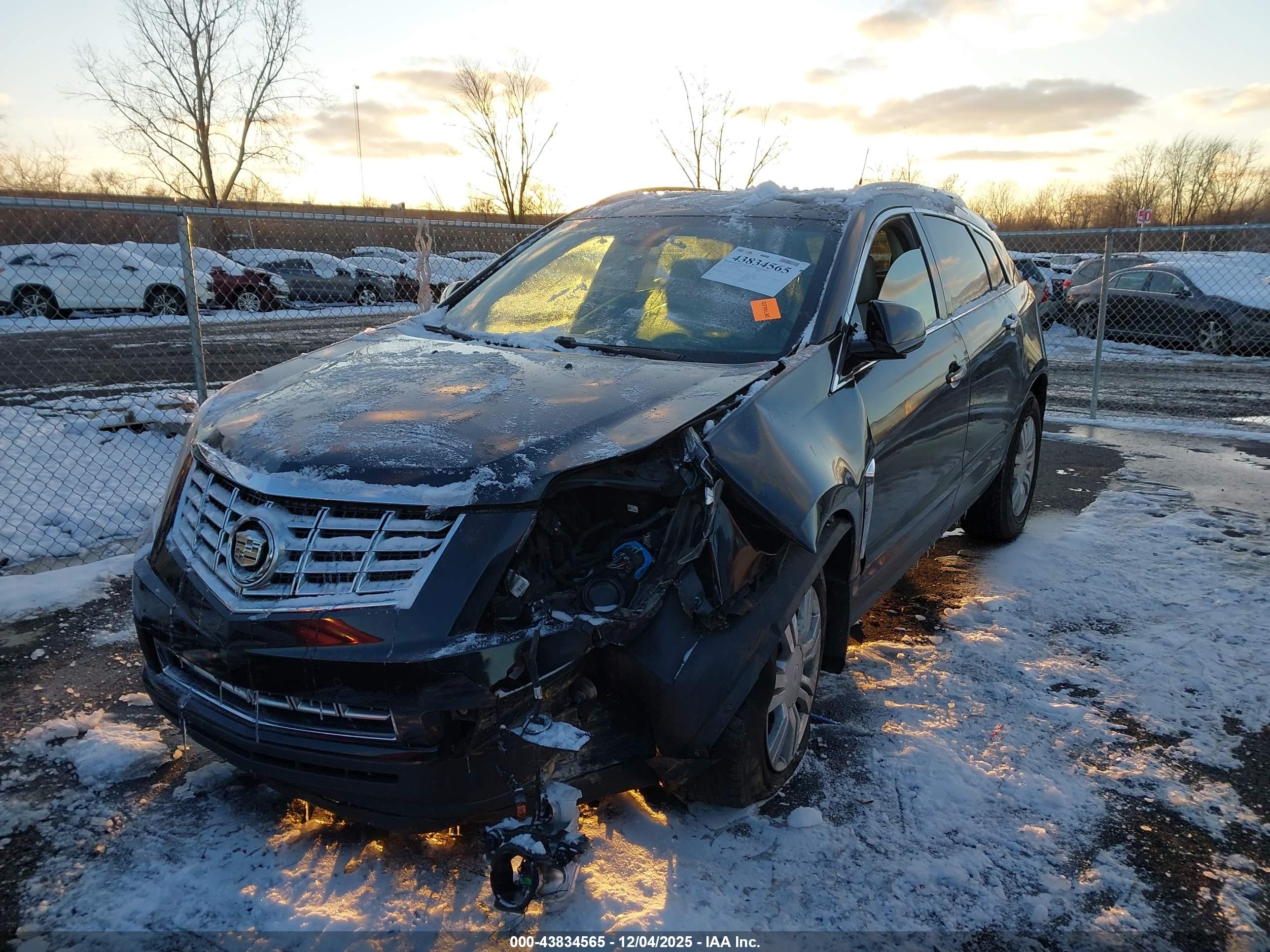 CADILLAC SRX image 2