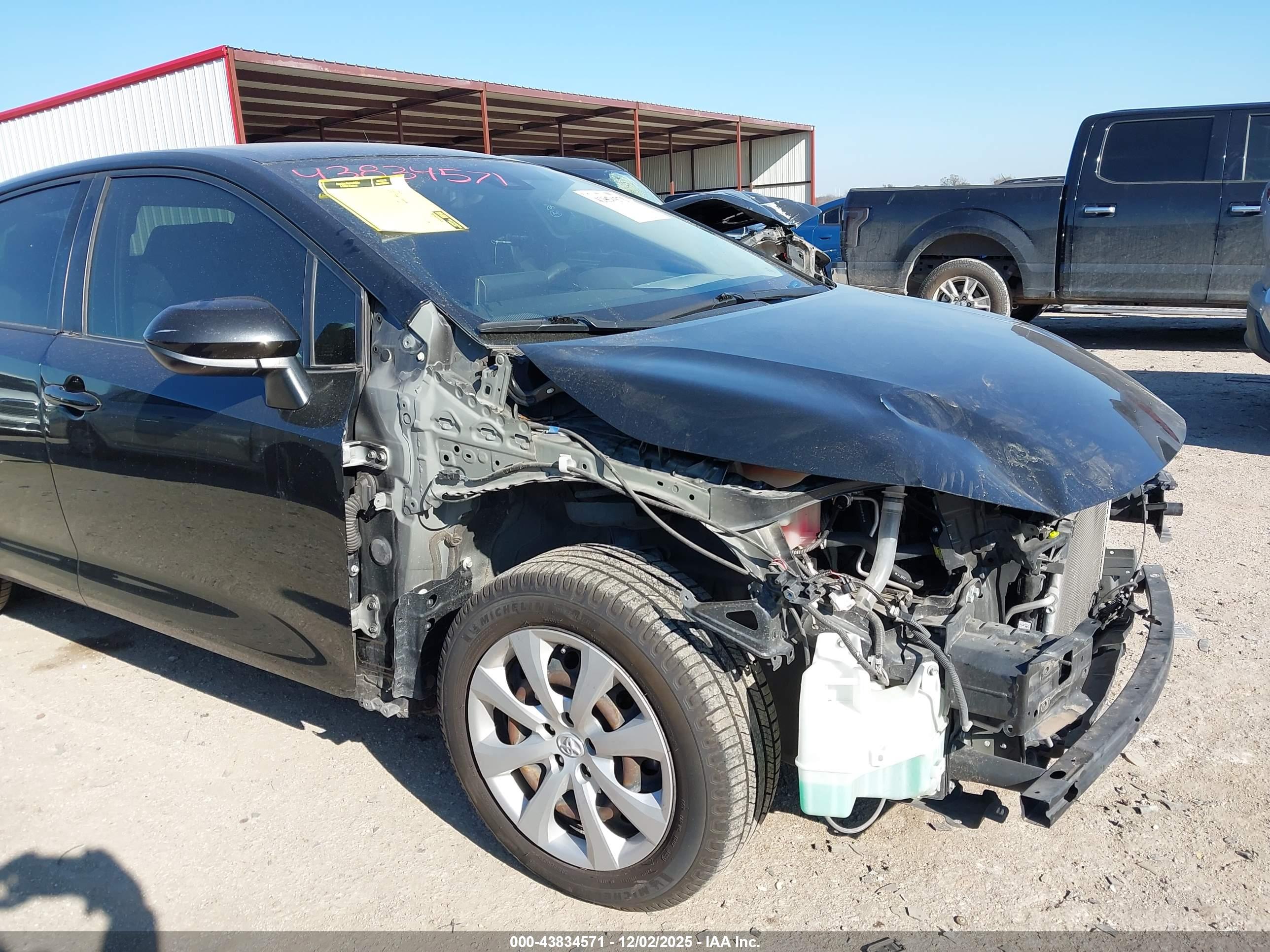 TOYOTA COROLLA image 6