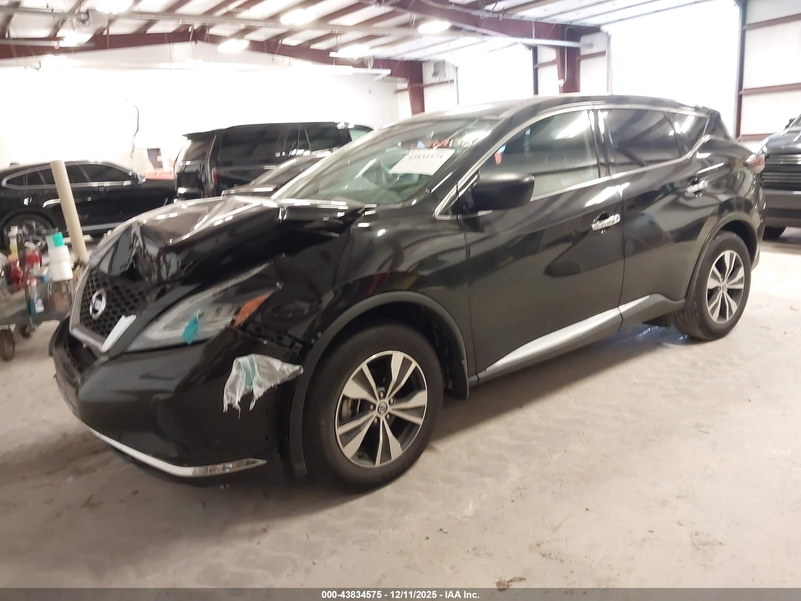 NISSAN MURANO image 2