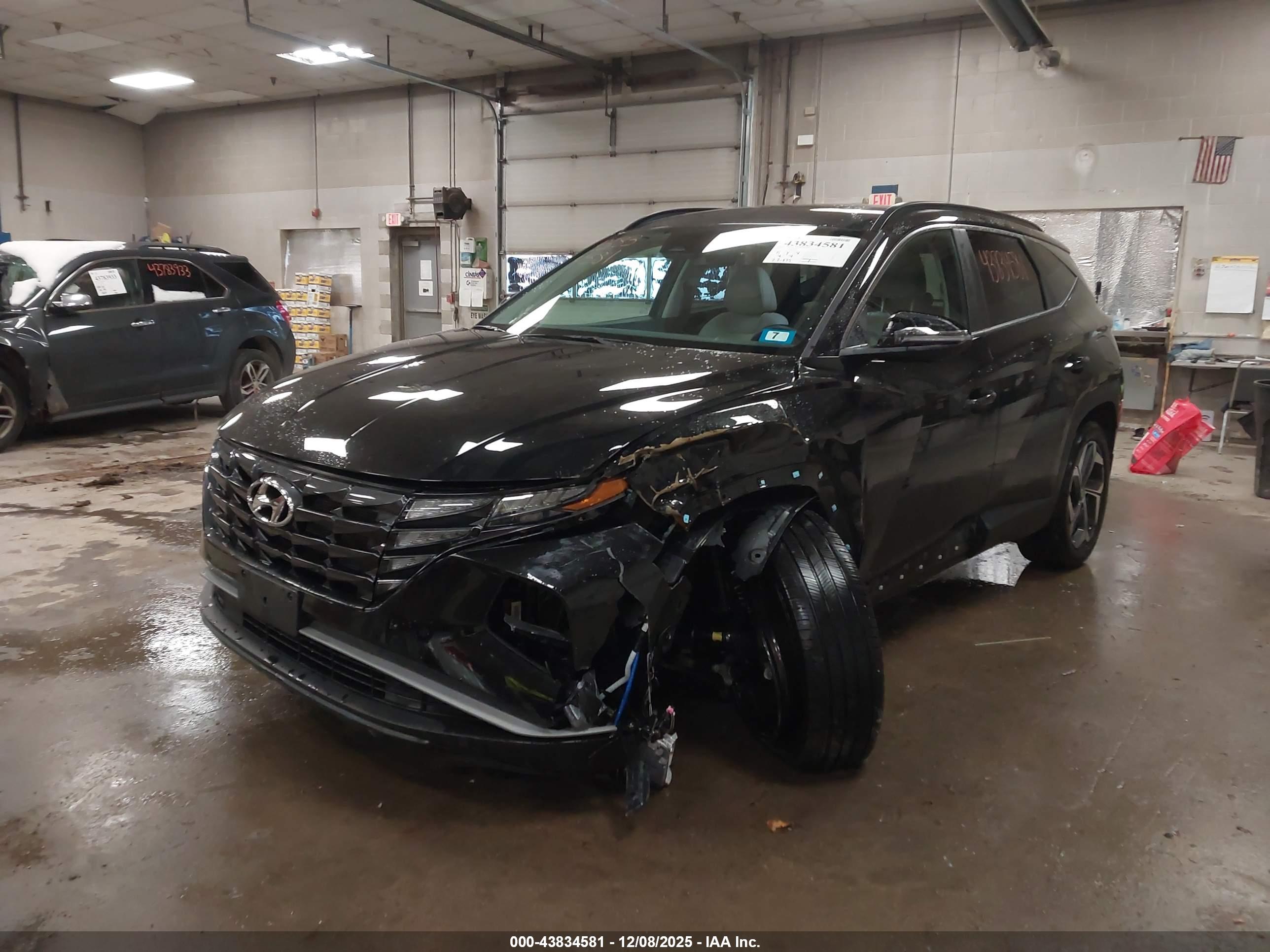 HYUNDAI TUCSON image 2