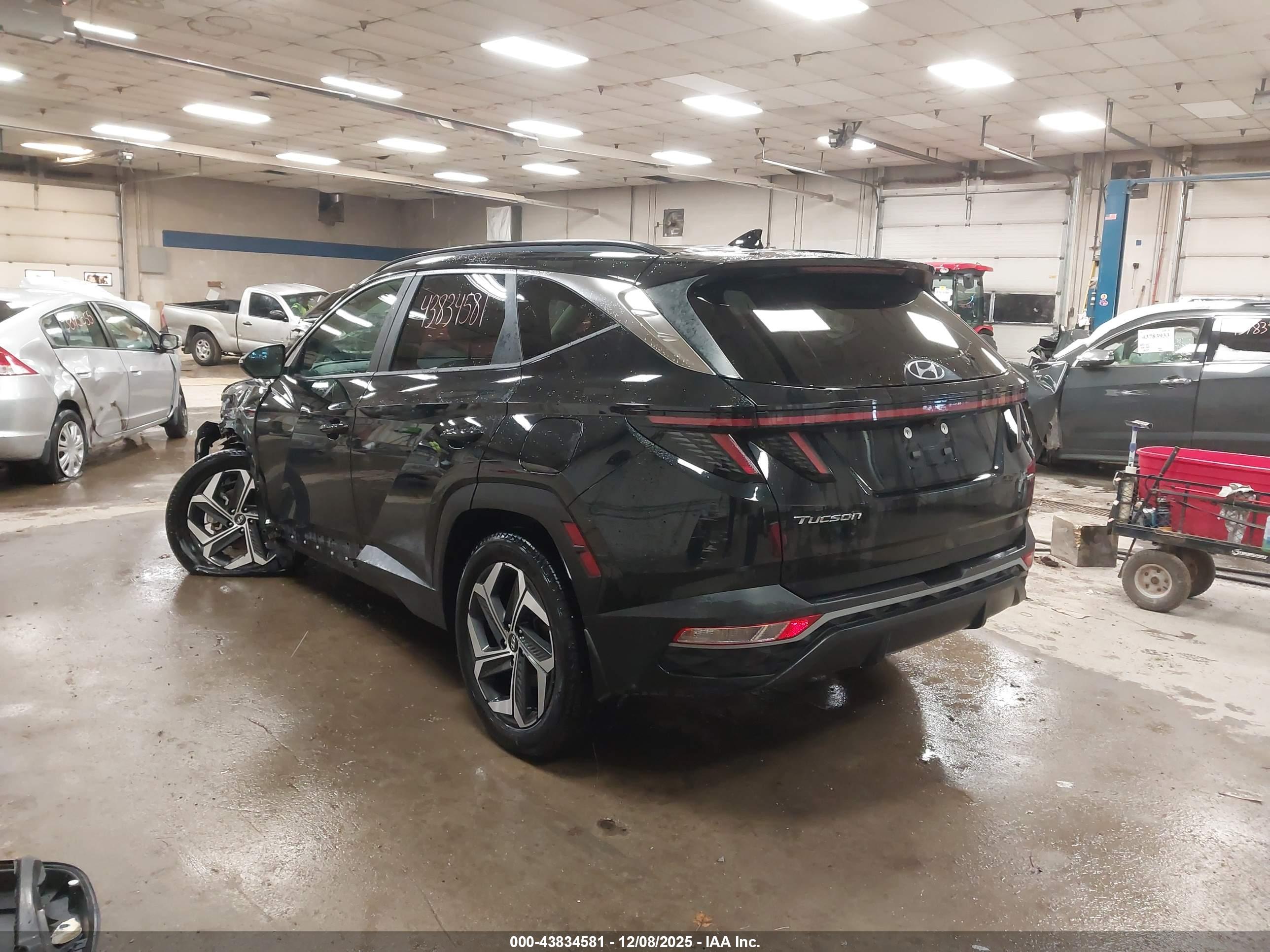 HYUNDAI TUCSON image 3