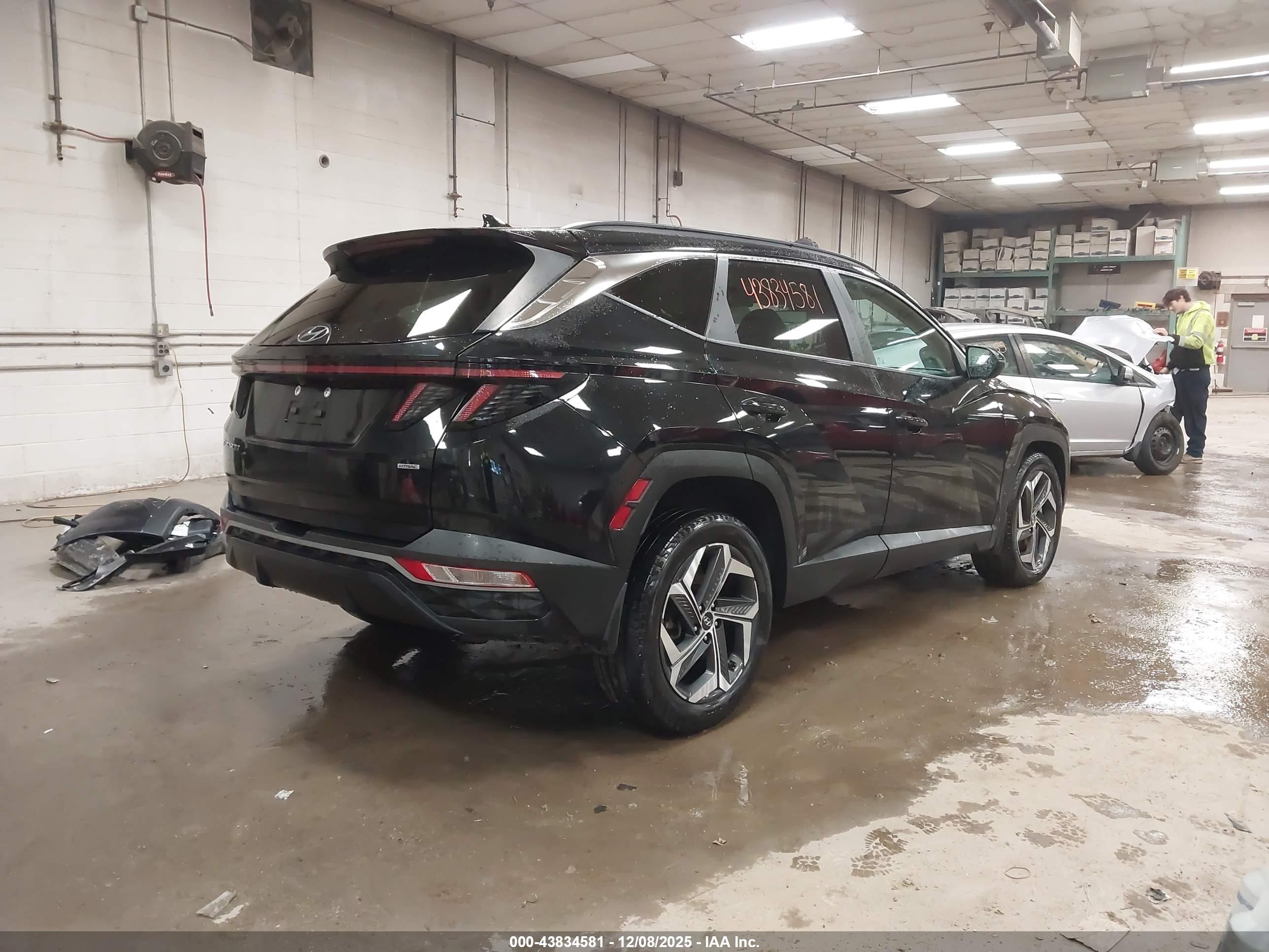 HYUNDAI TUCSON image 4