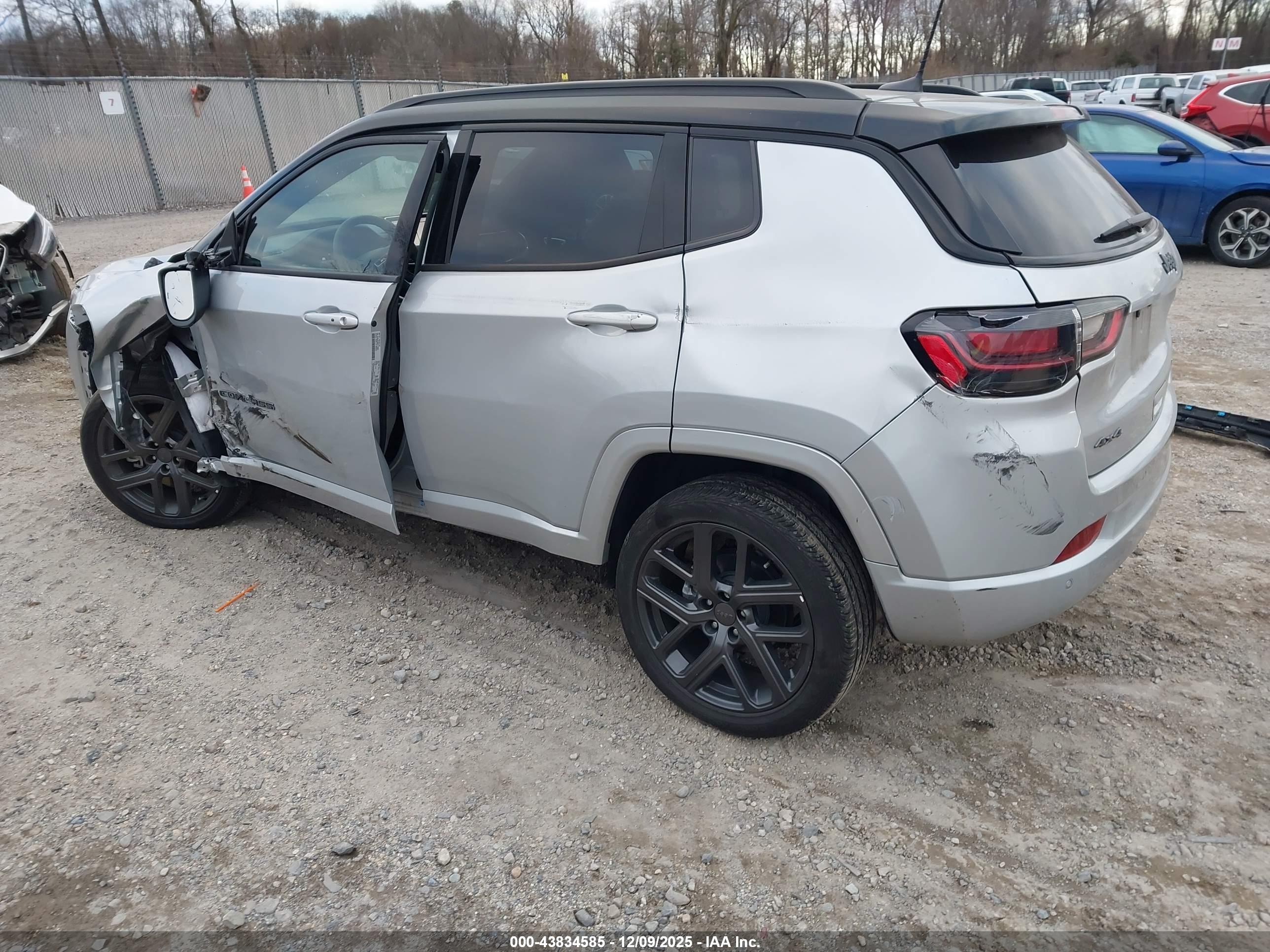 JEEP COMPASS image 3