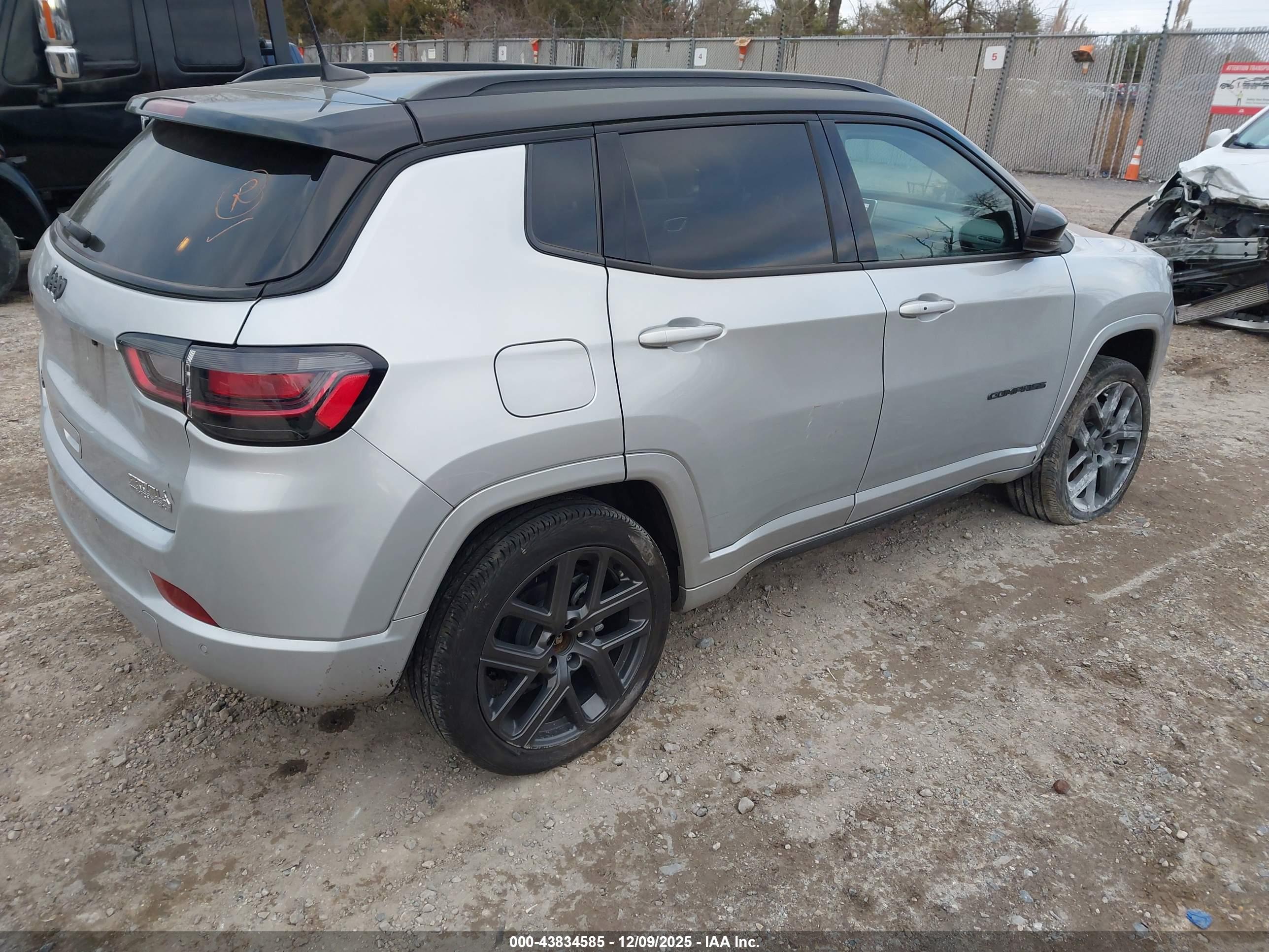JEEP COMPASS image 4