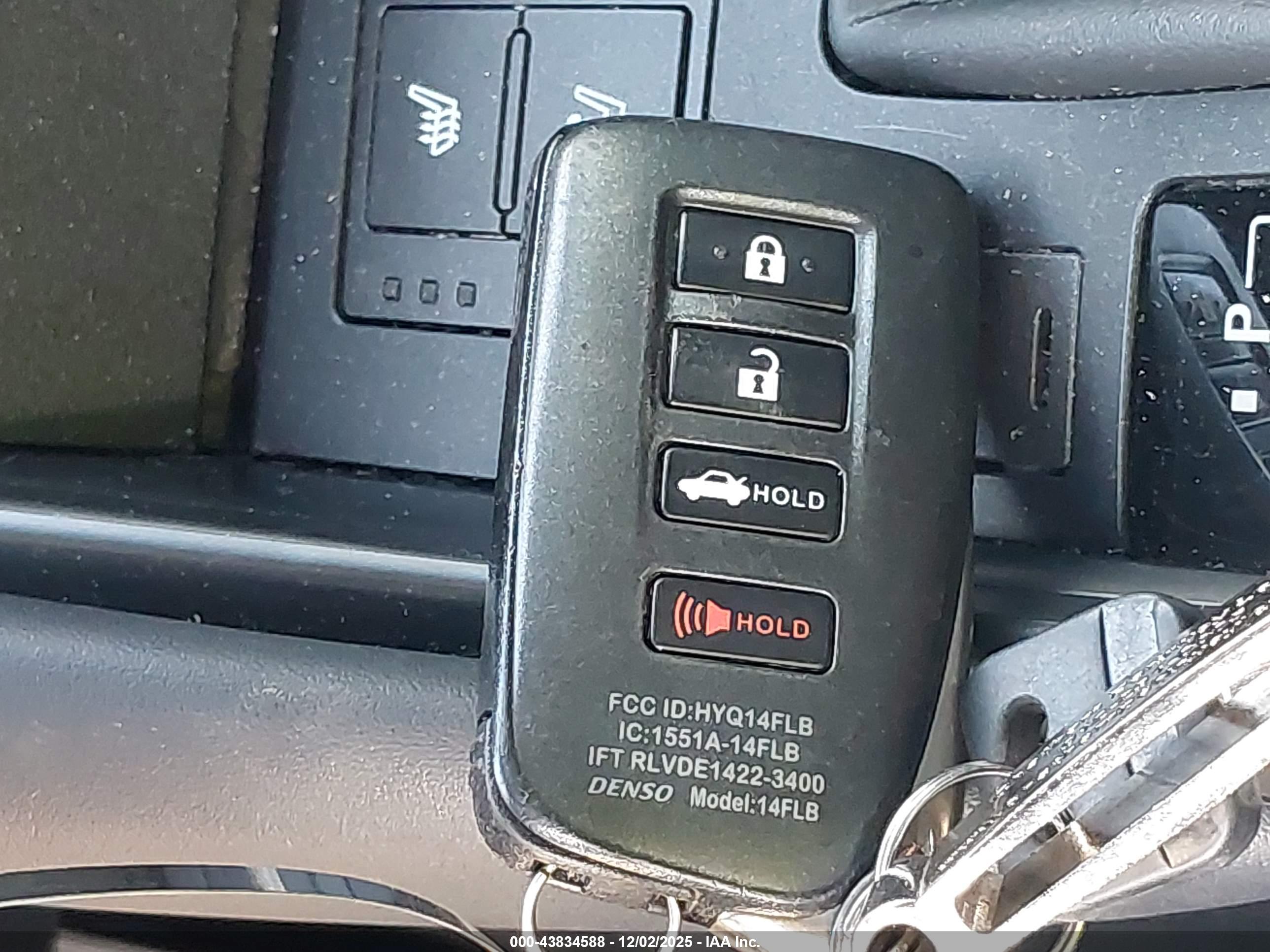 LEXUS IS image 11