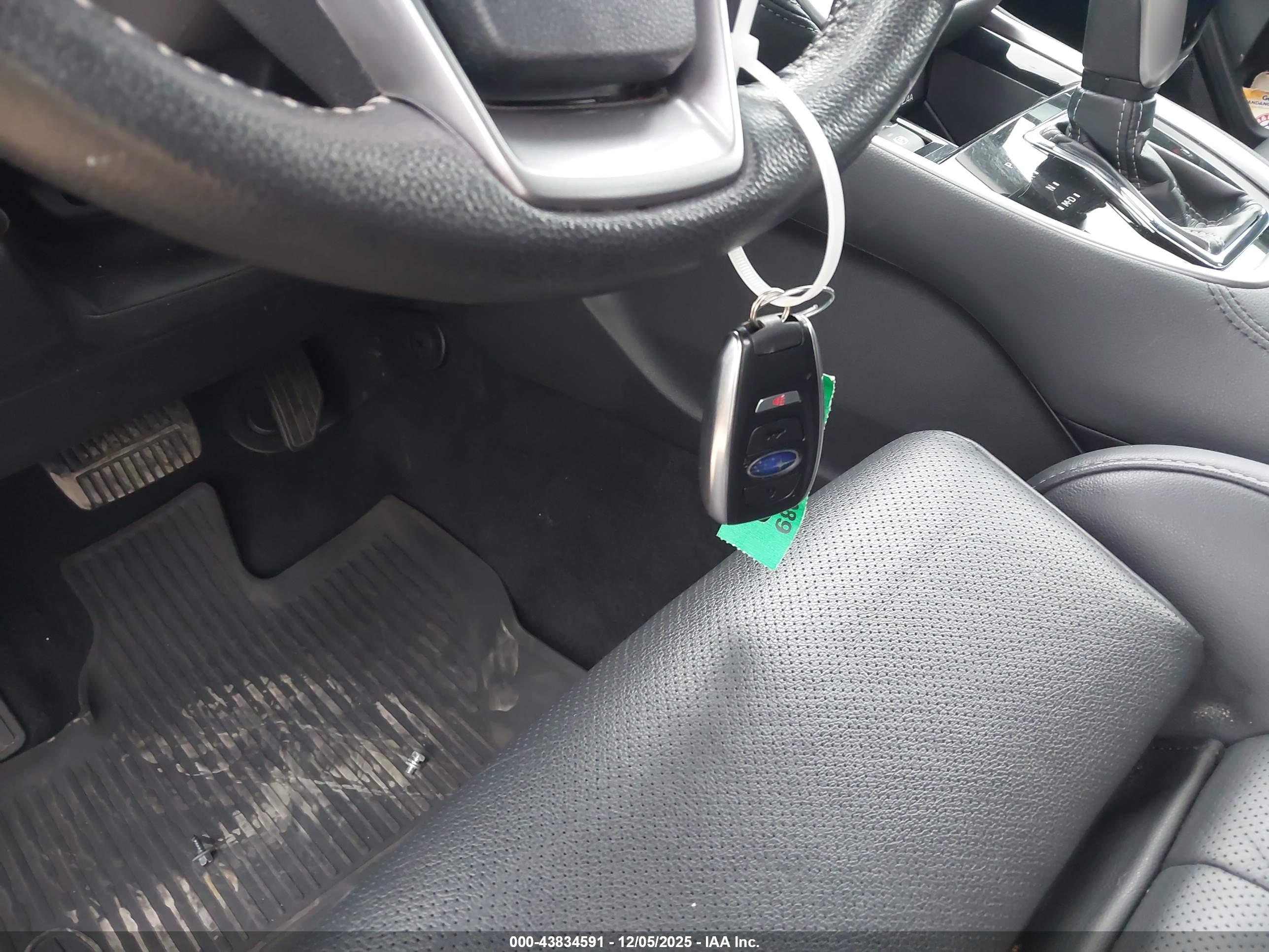 SUBARU OUTBACK image 11