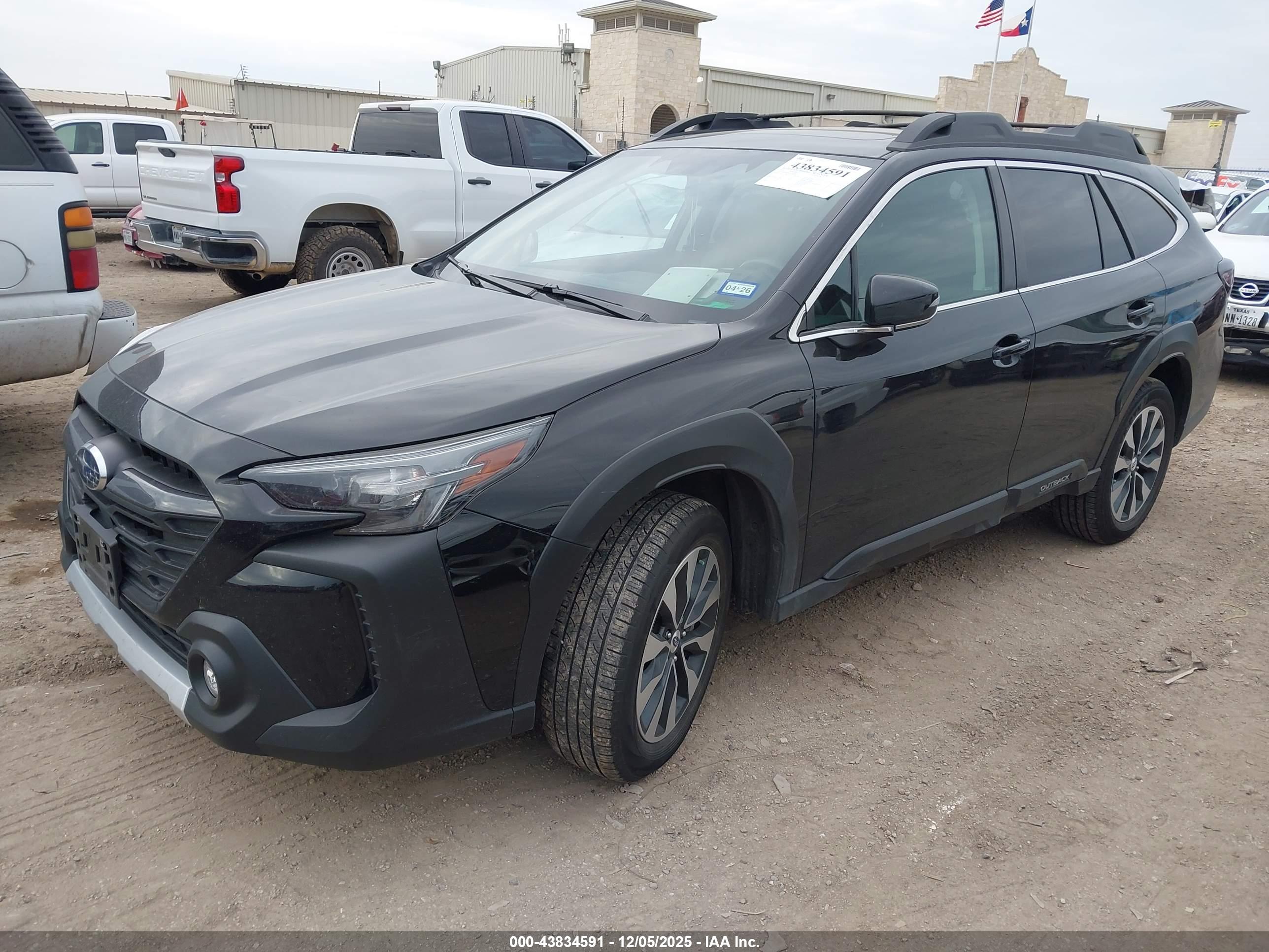 SUBARU OUTBACK image 2