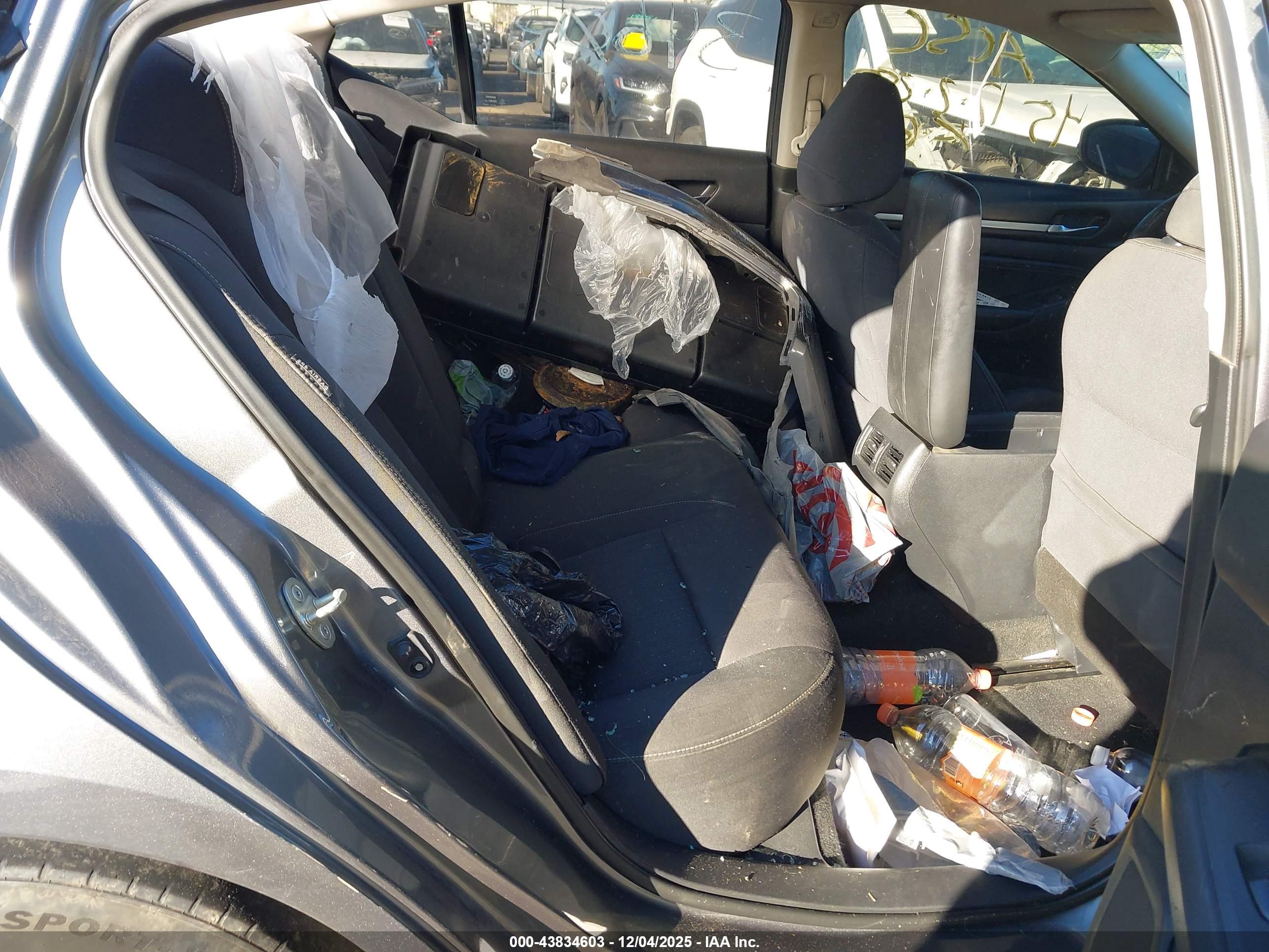 NISSAN ALTIMA image 8