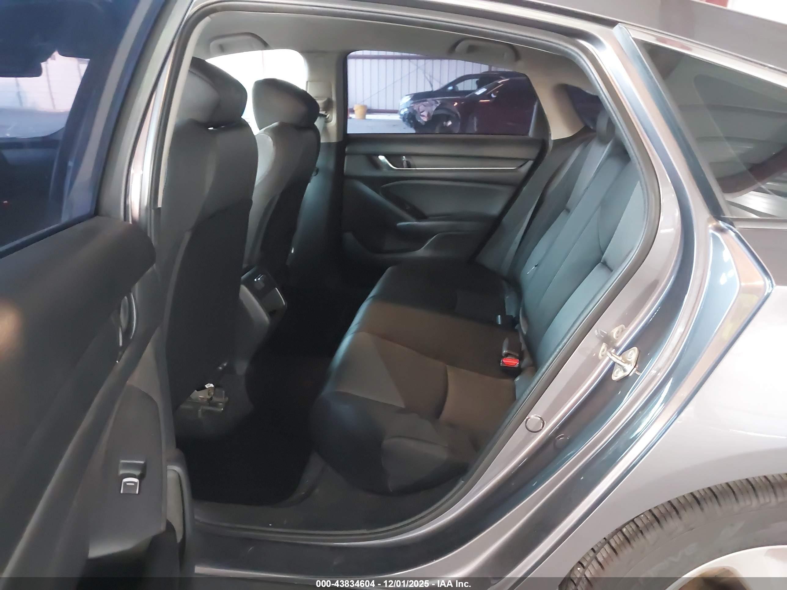 HONDA ACCORD image 8