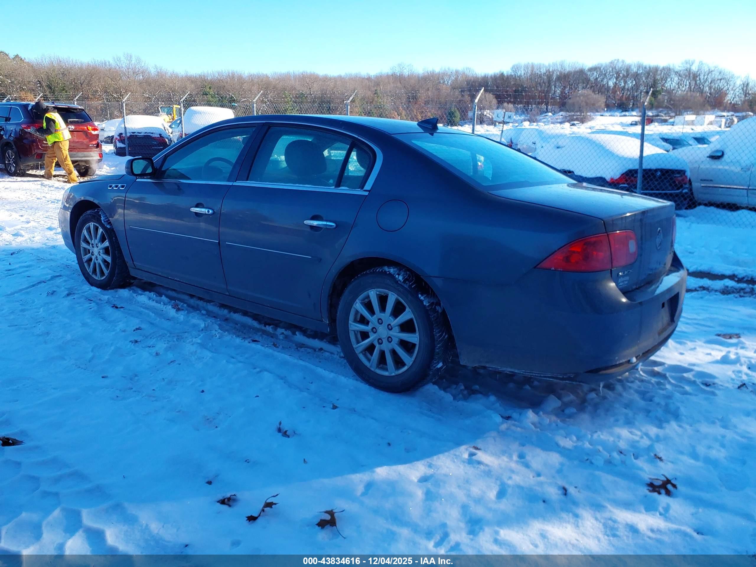 BUICK LUCERNE image 3