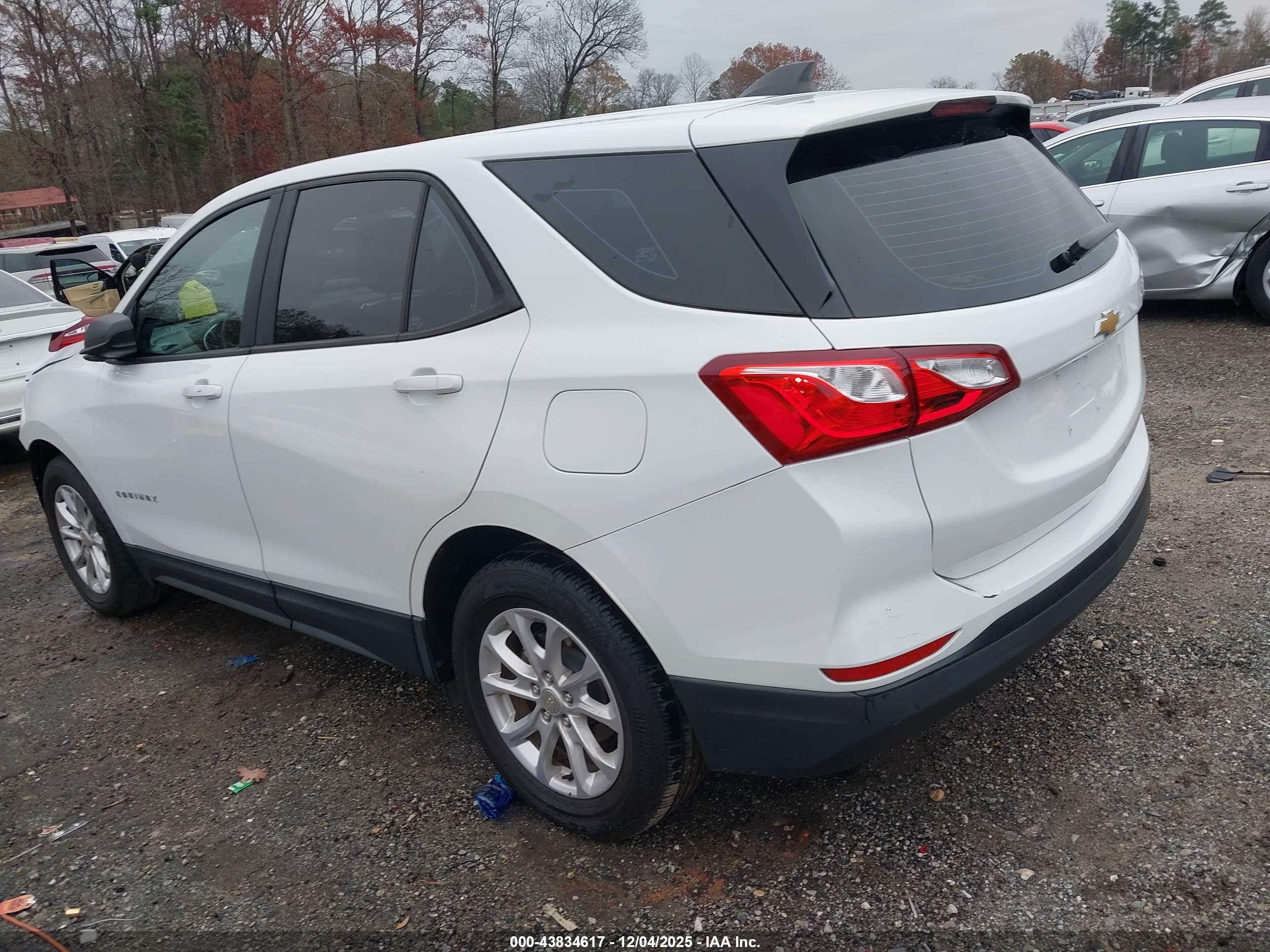 CHEVROLET EQUINOX image 3