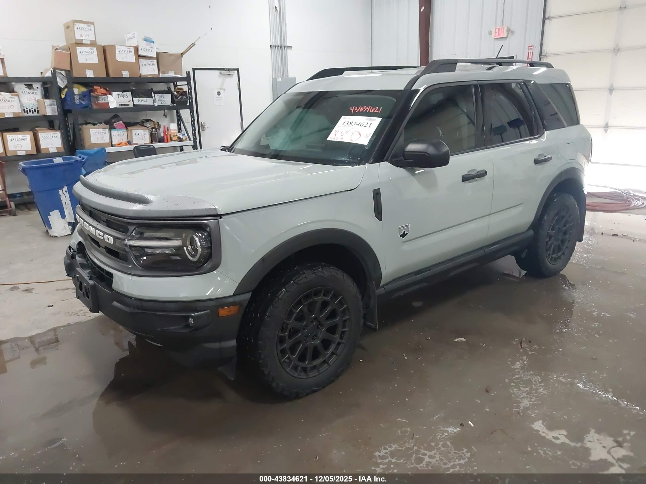 FORD BRONCO image 2