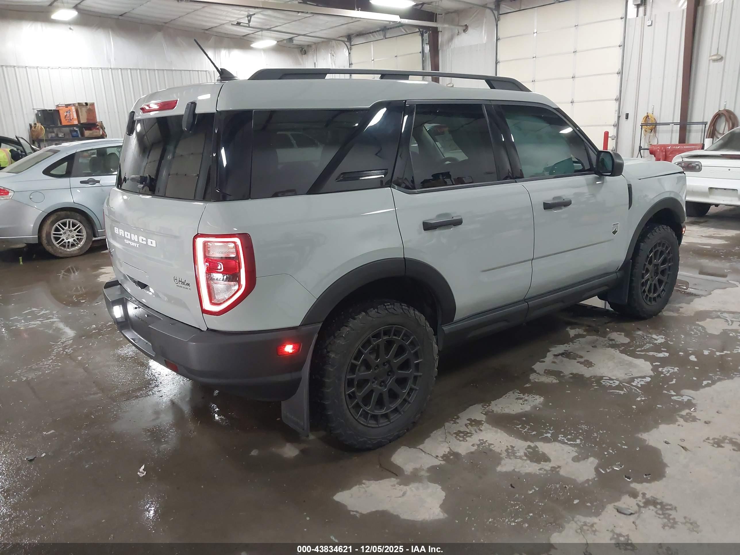FORD BRONCO image 4