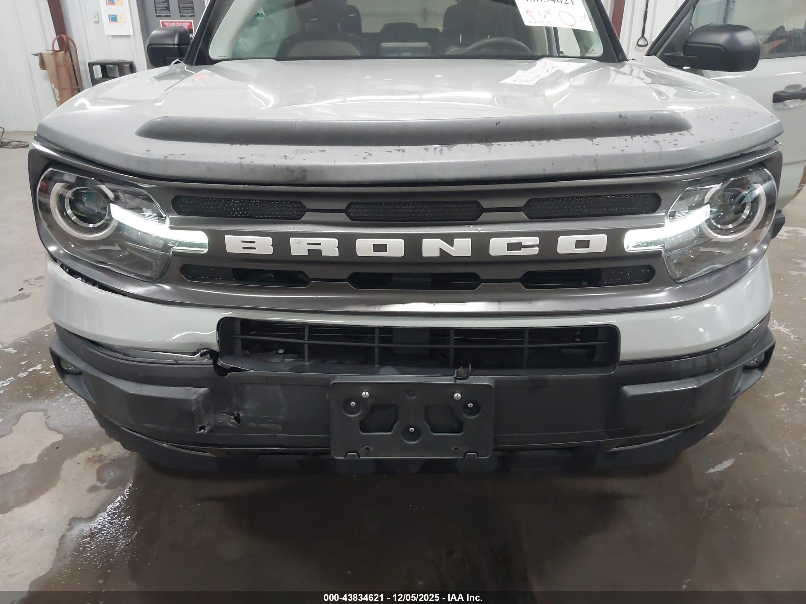 FORD BRONCO image 6
