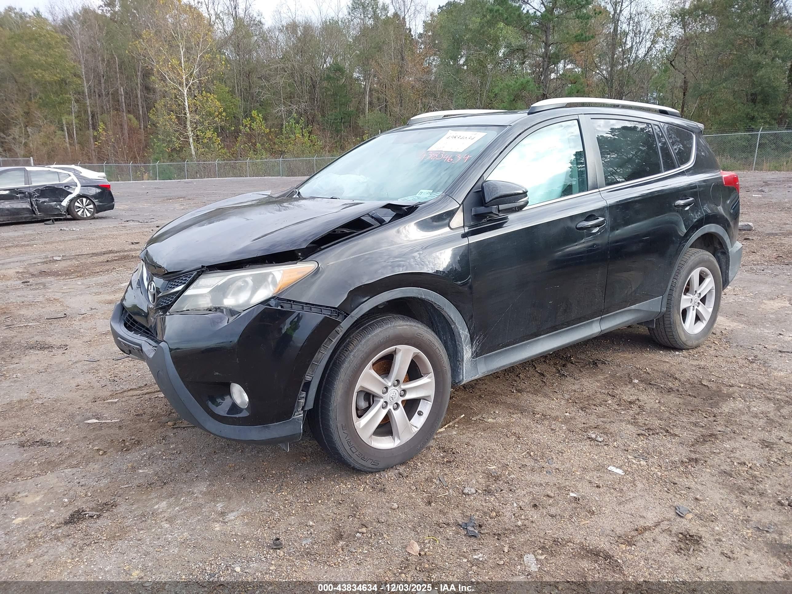 TOYOTA RAV4 image 2