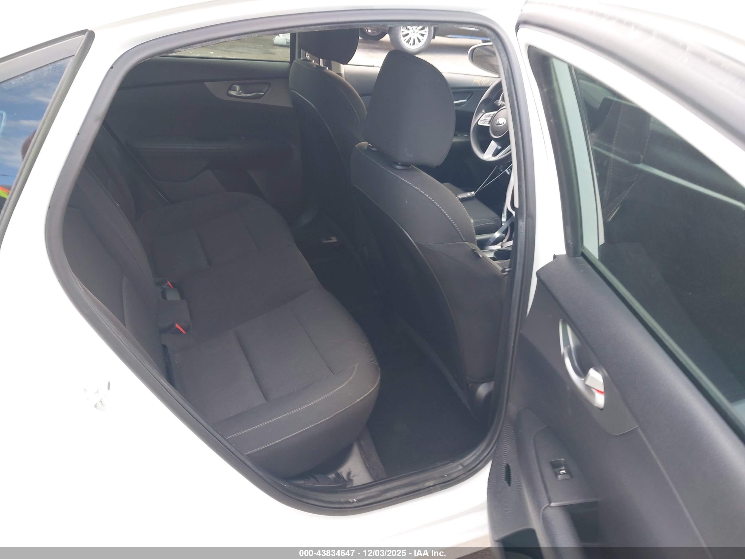 KIA FORTE image 8