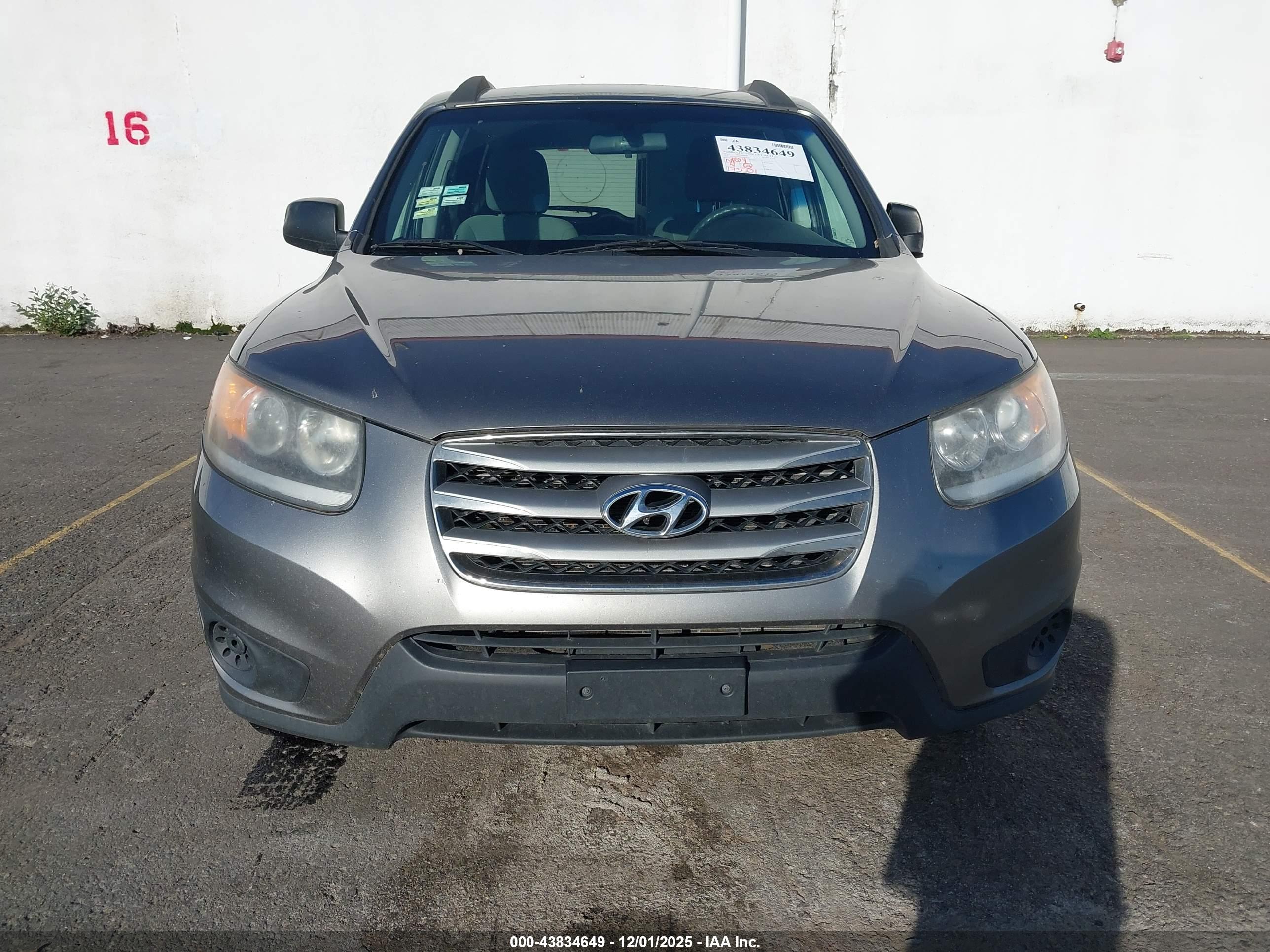 HYUNDAI SANTA image 6