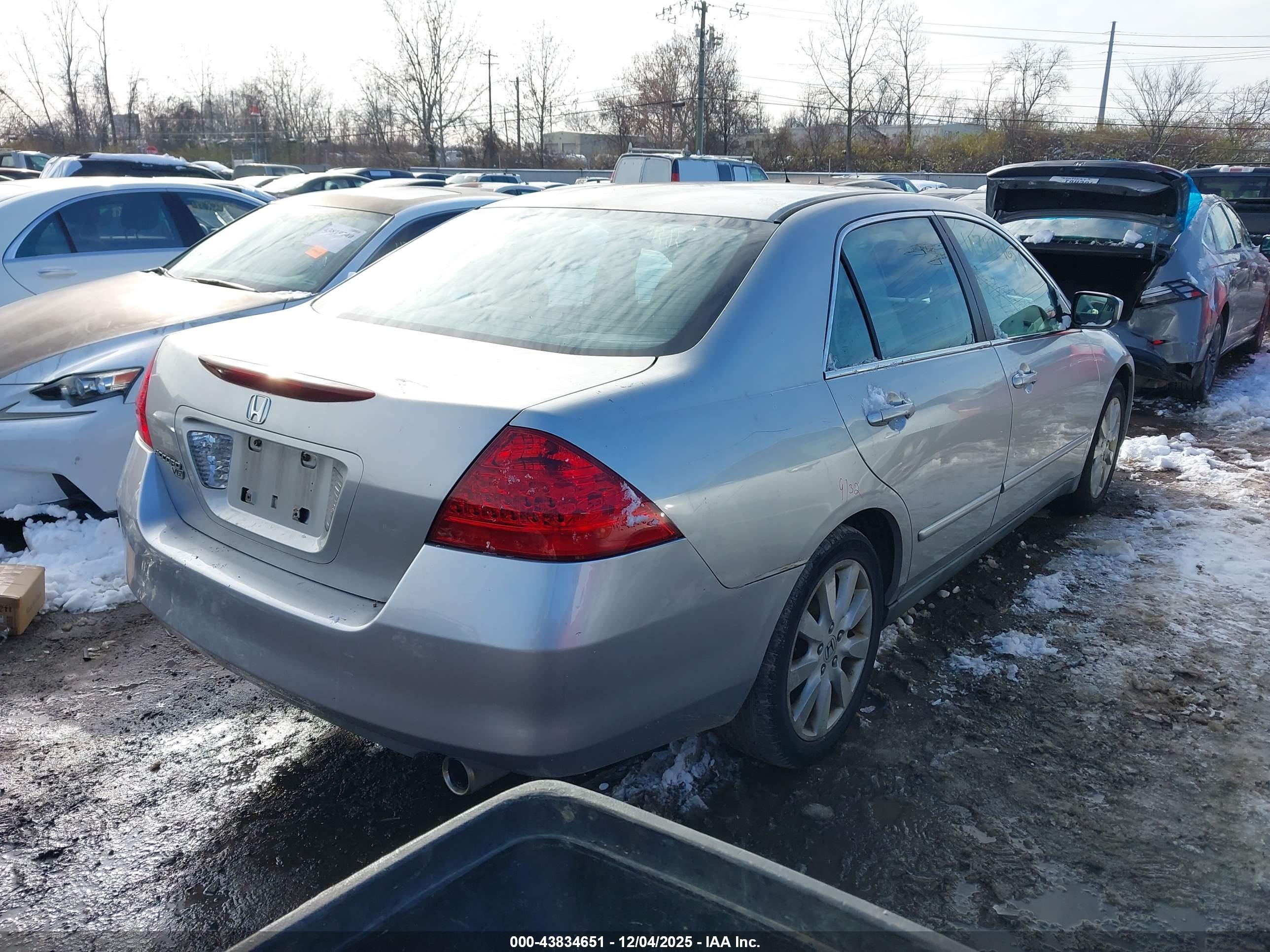 HONDA ACCORD image 4