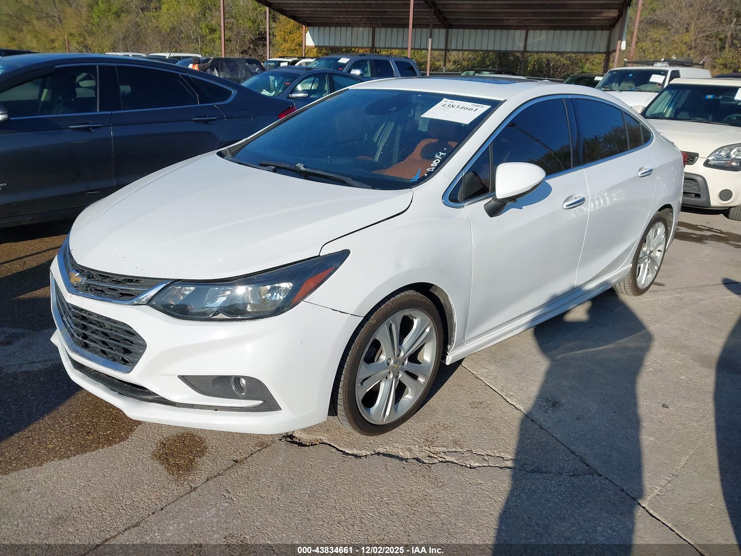 CHEVROLET CRUZE image 2
