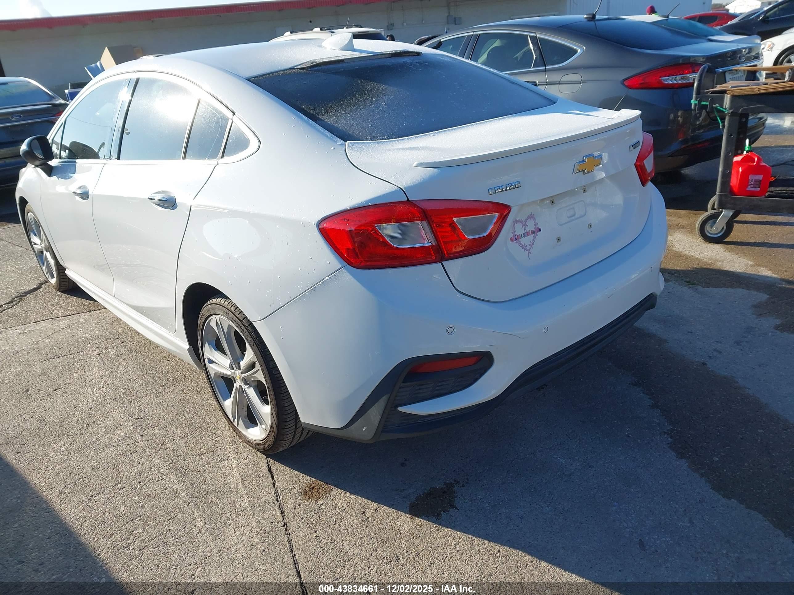 CHEVROLET CRUZE image 3