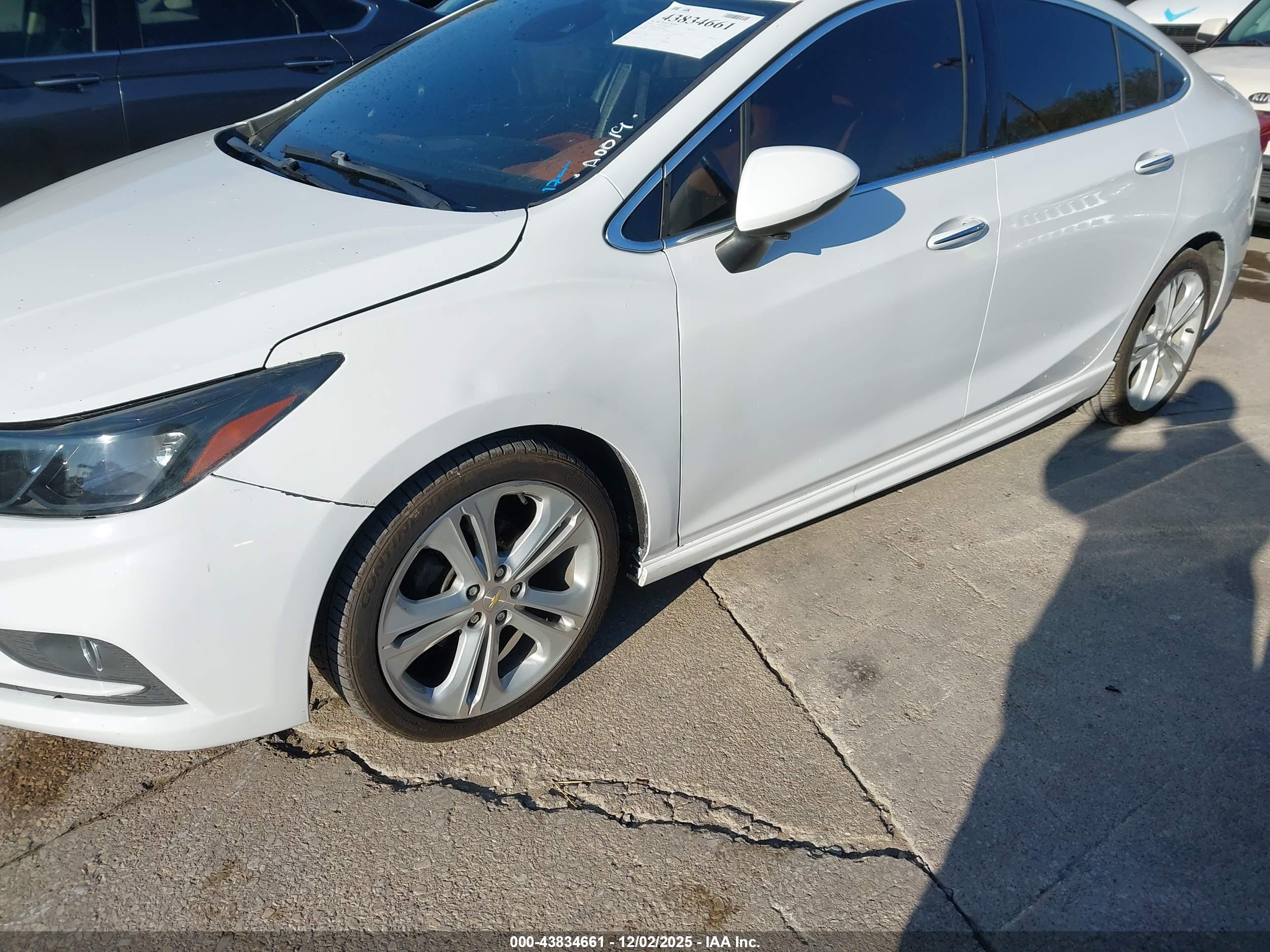 CHEVROLET CRUZE image 6
